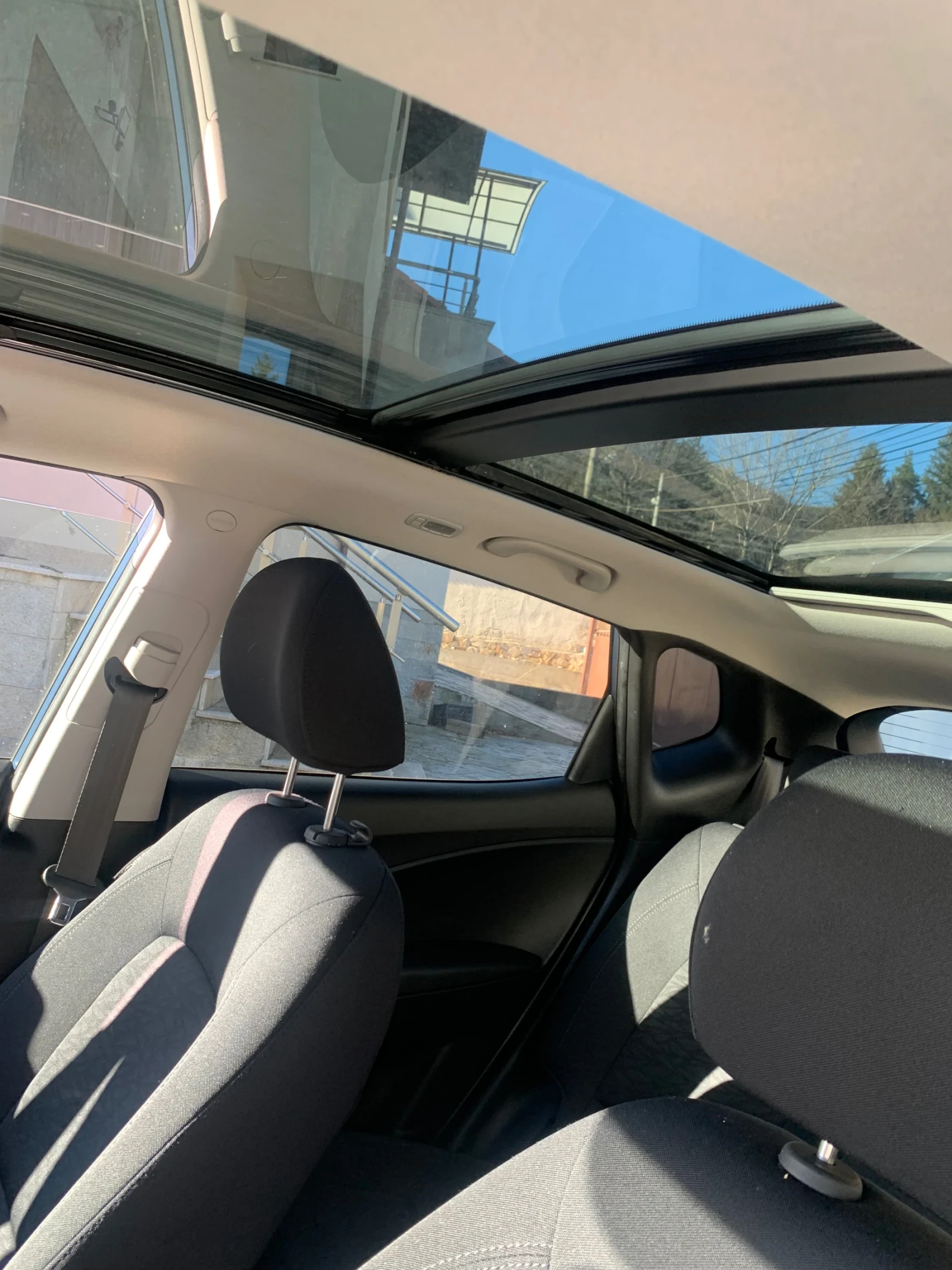 Hyundai Ix20 1, 6 Бензин, Автоматик, УНИКАТ, Панорамен покрив  - изображение 4