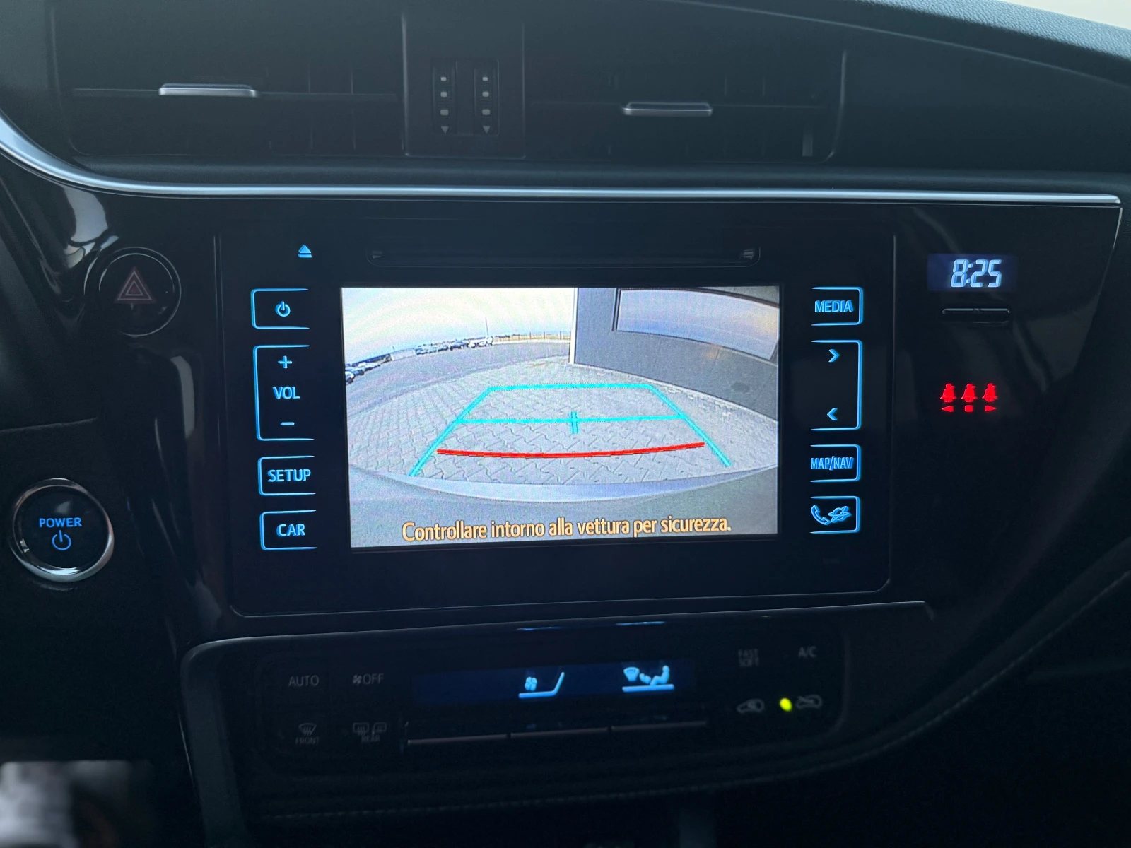 Toyota Auris 1.8 hibrid   | Mobile.bg   15