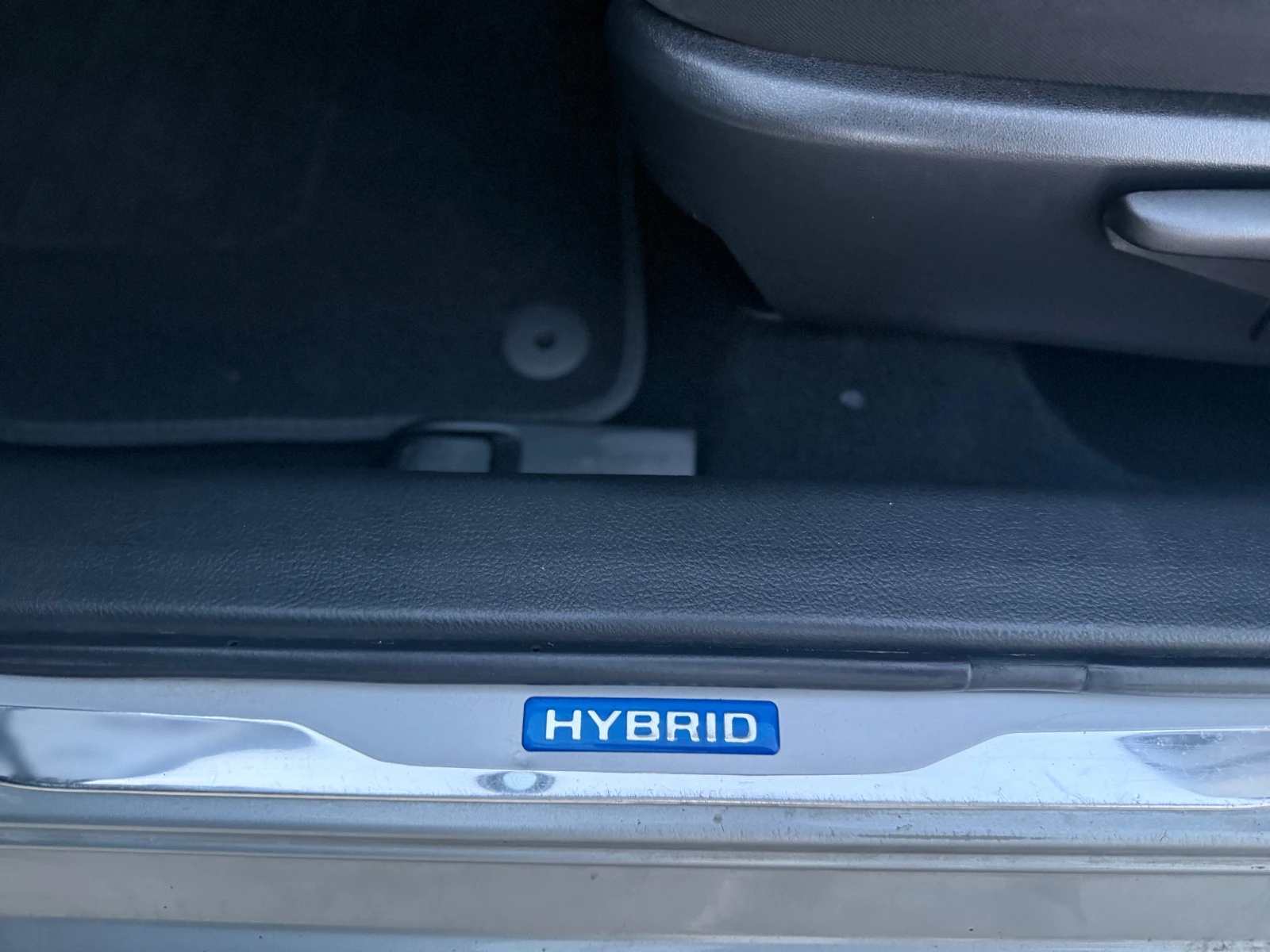 Toyota Auris 1.8 hibrid   | Mobile.bg   12