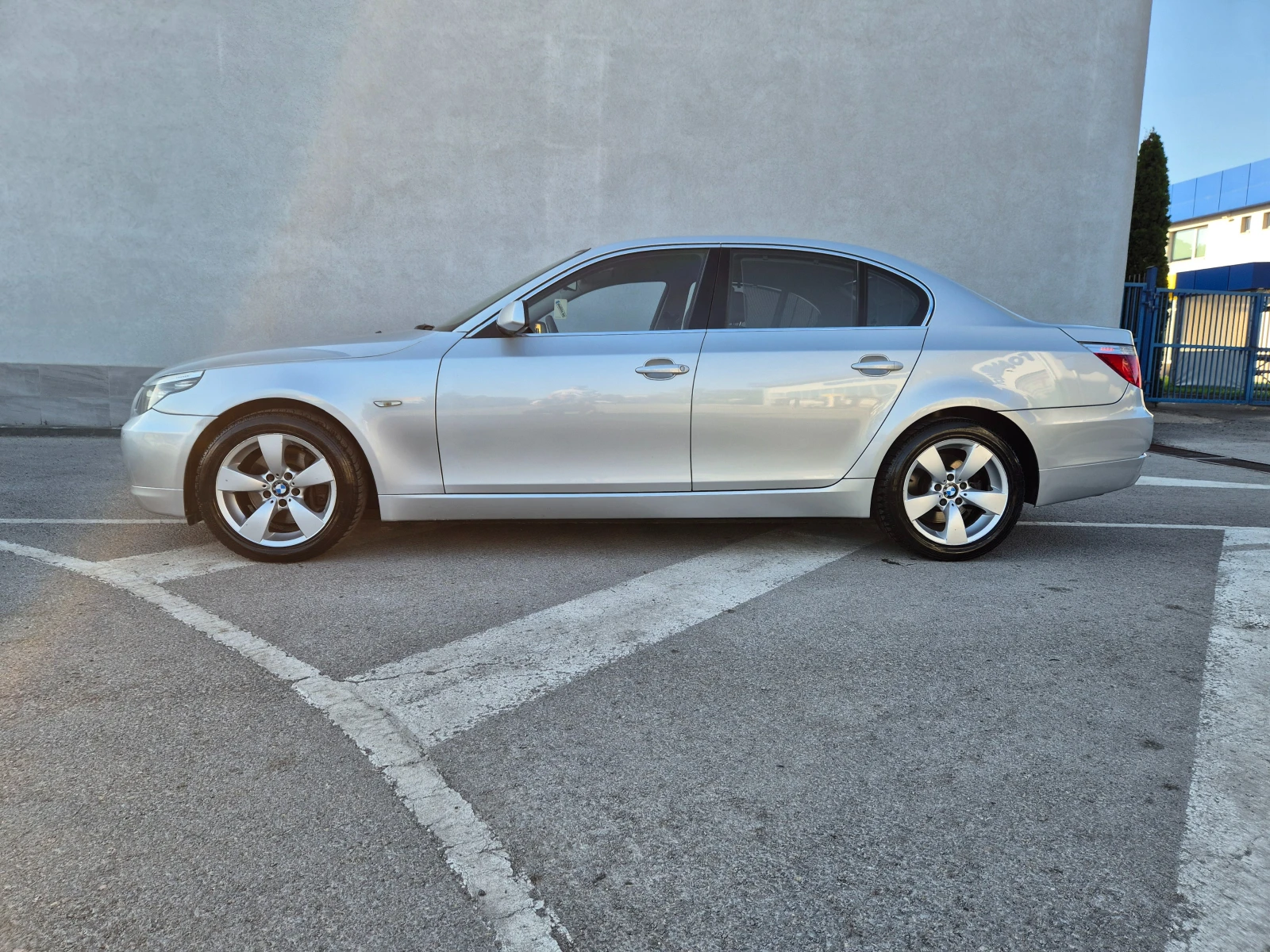 BMW 530 530xd 235ks. Вакуум на вратите  - изображение 9