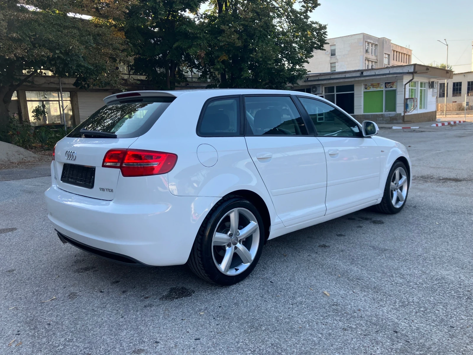 Audi A3 Sportback Sline 1.9-105kc - изображение 5