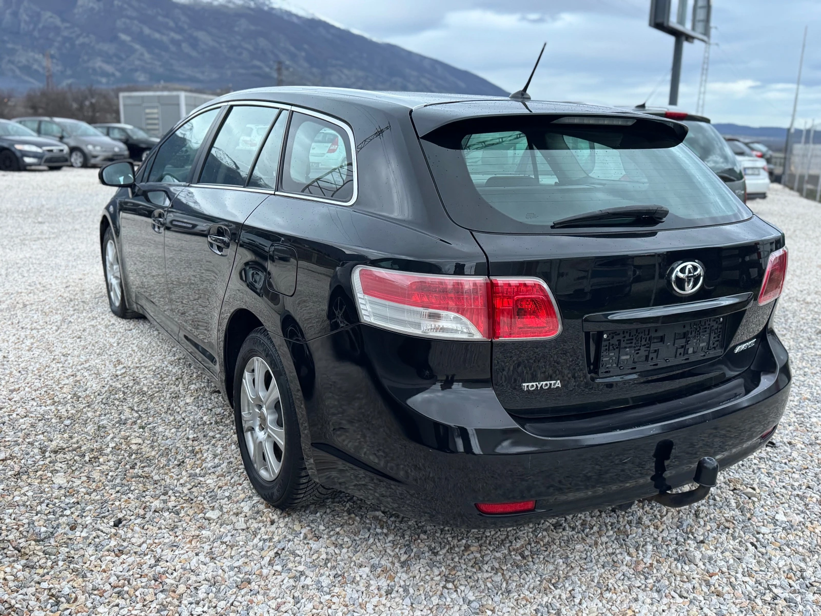 Toyota Avensis 2.0 - изображение 4