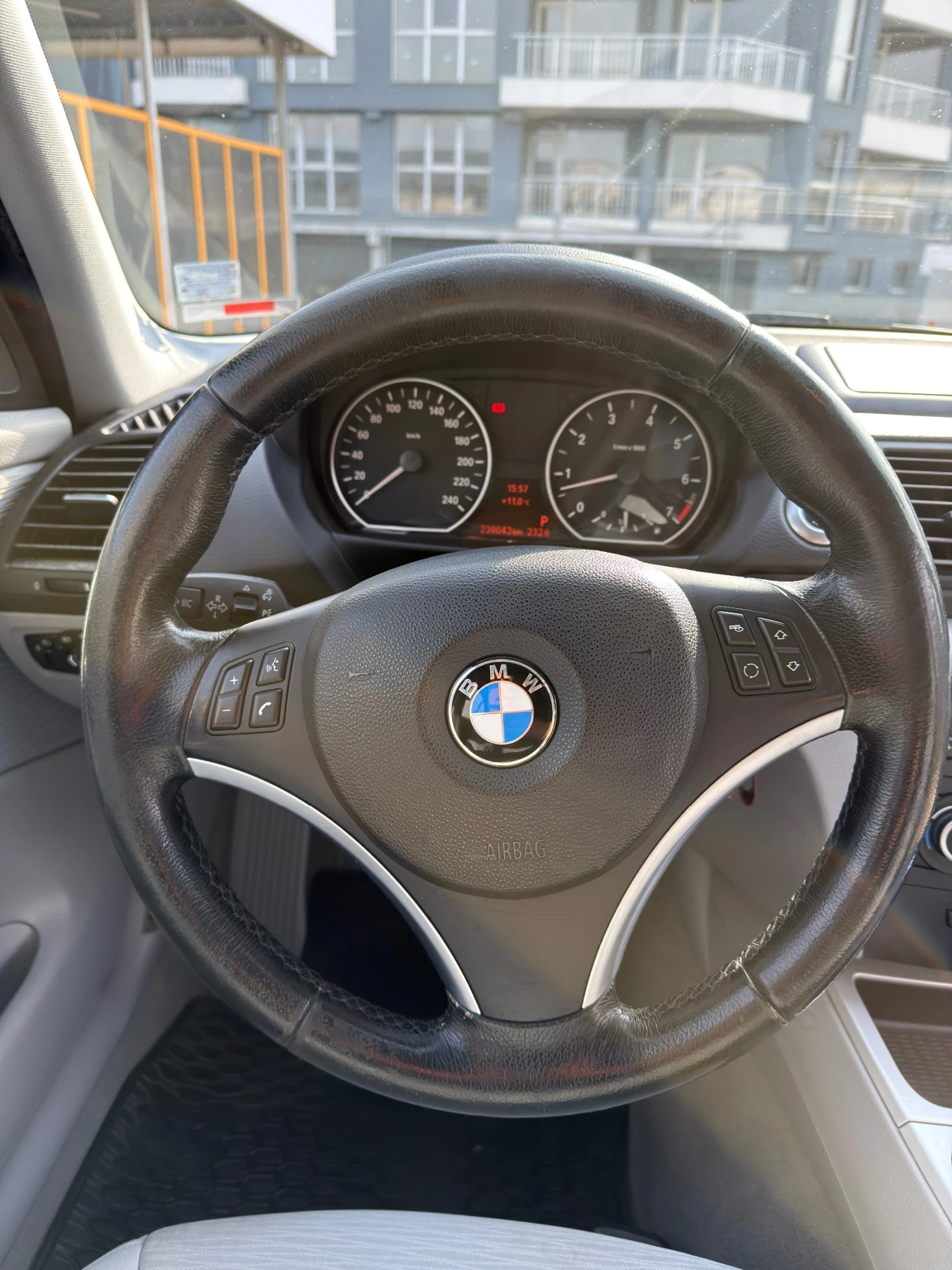 BMW 118 Automatic, снимка 11 - Автомобили и джипове - 53512791