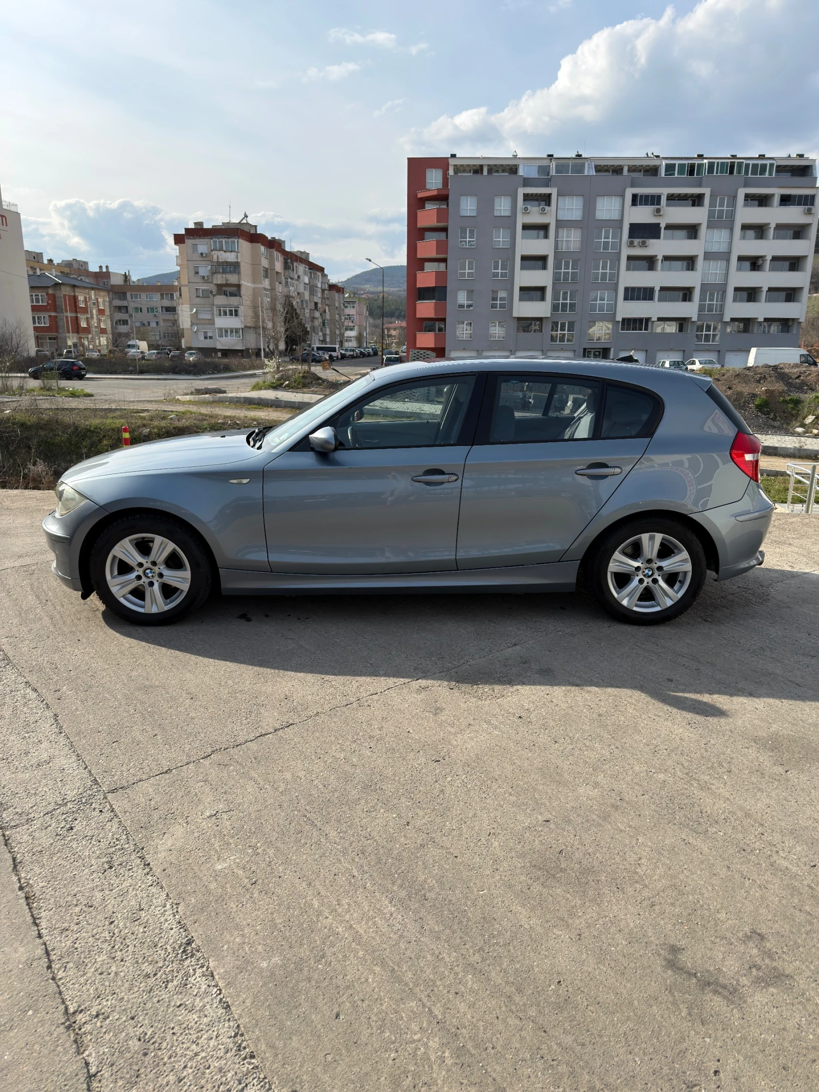 BMW 118 Automatic, снимка 2 - Автомобили и джипове - 53512791