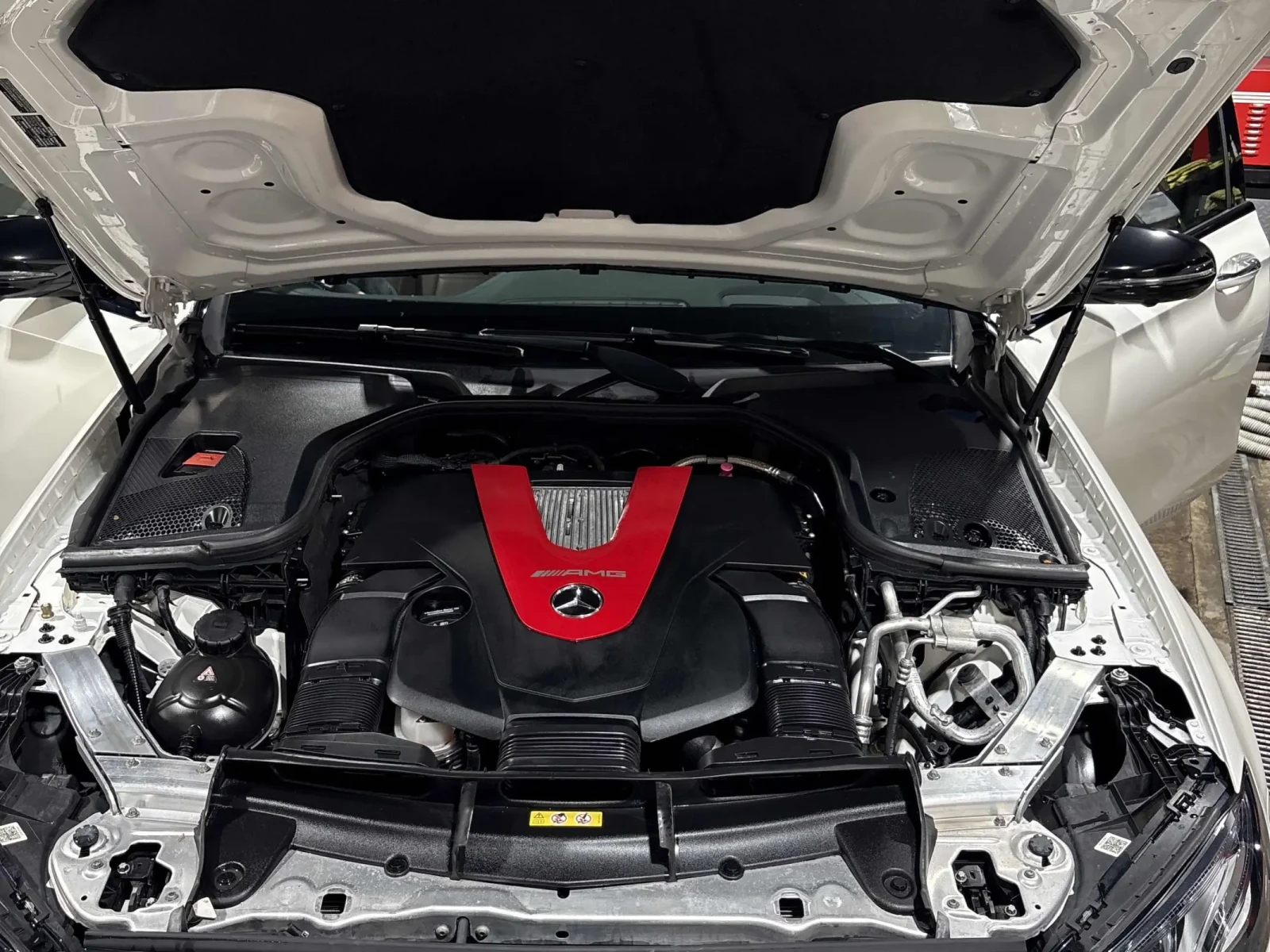 Mercedes-Benz E 43 AMG 4MATIC - изображение 9