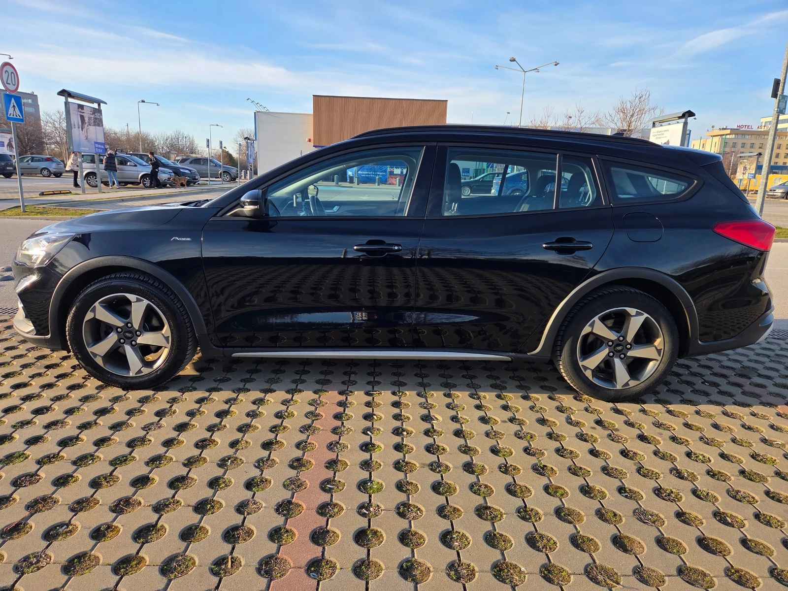 Ford Focus 1.5tdci ACTIVE, снимка 2 - Автомобили и джипове - 53786034