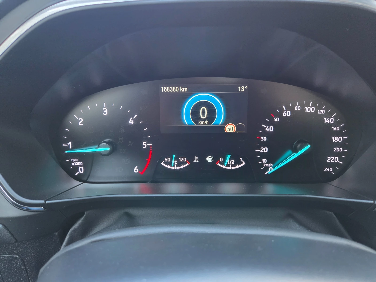 Ford Focus 1.5tdci ACTIVE, снимка 14 - Автомобили и джипове - 53786034