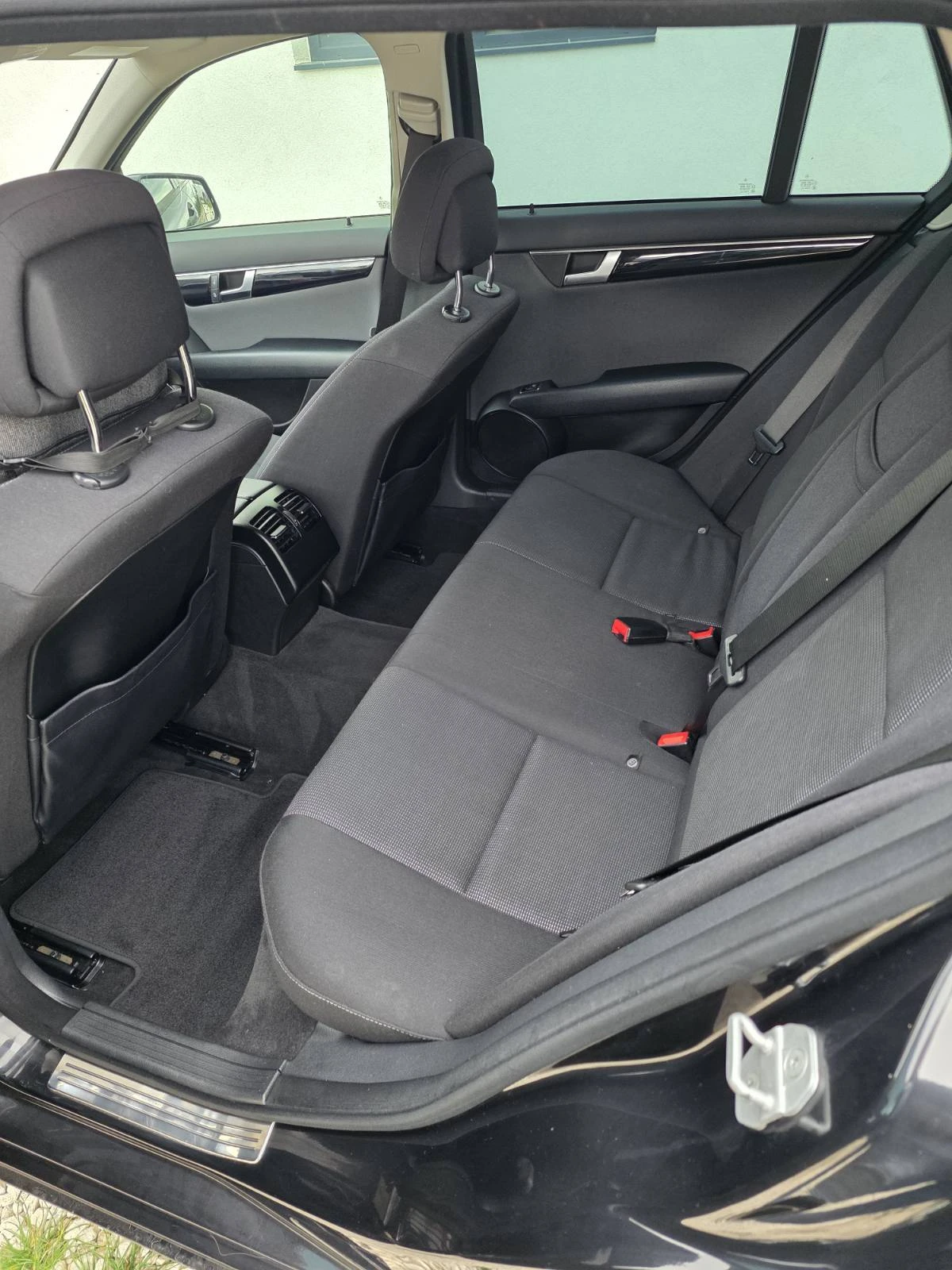 Mercedes-Benz C 200, снимка 13 - Автомобили и джипове - 54342730