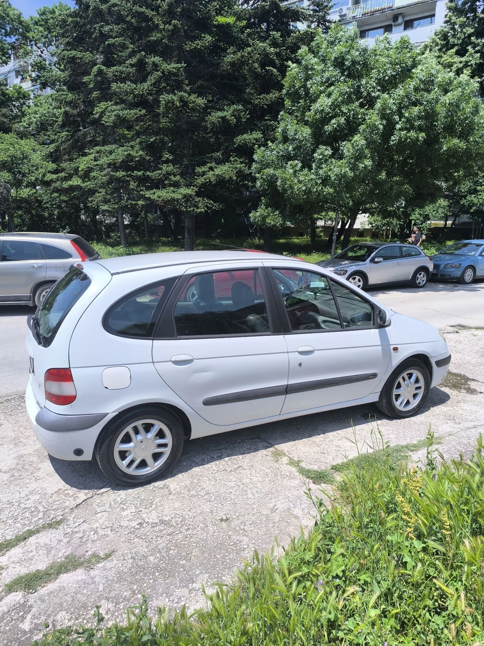 Renault Scenic, снимка 5 - Автомобили и джипове - 54799920