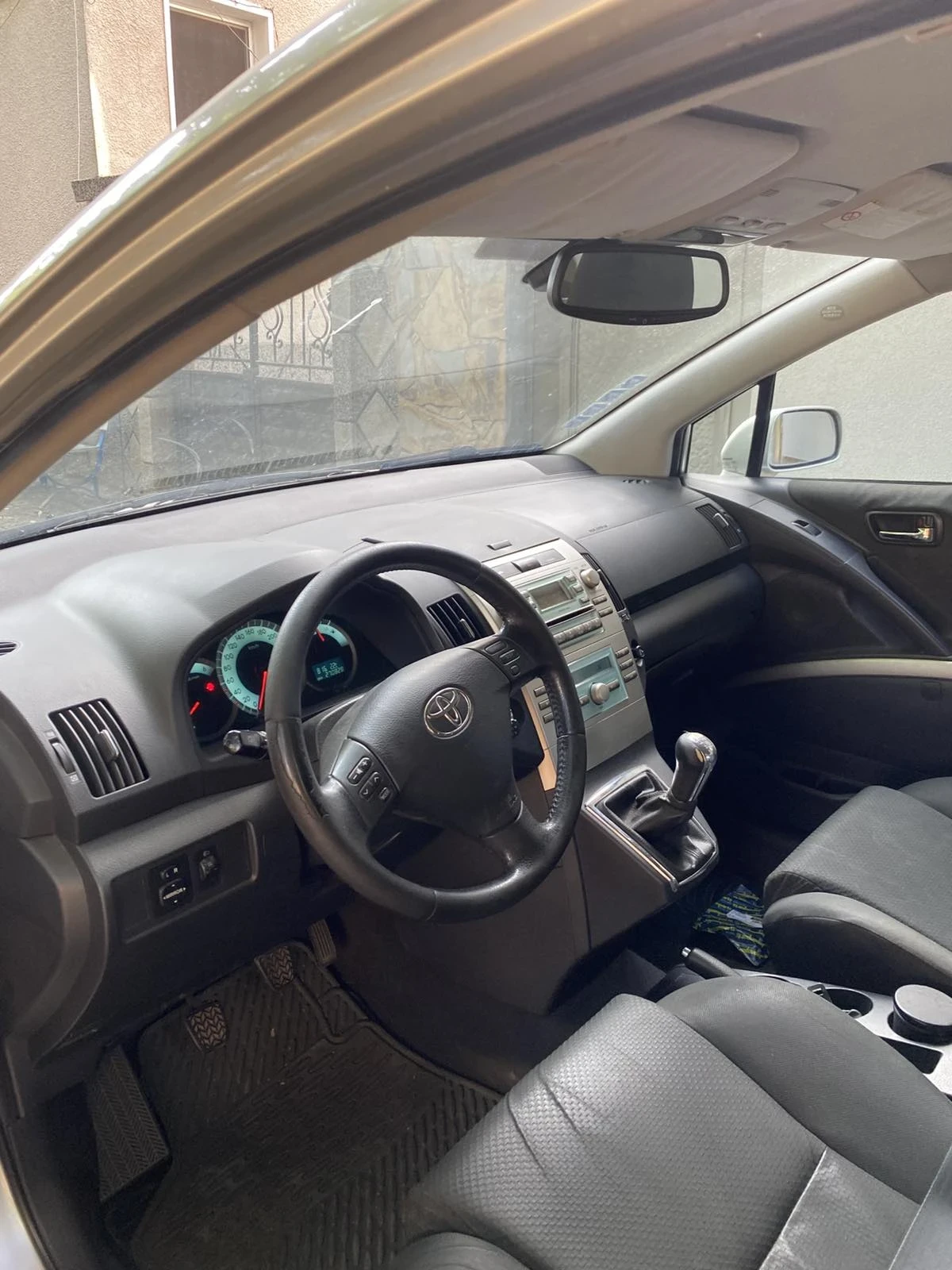 Toyota Corolla verso 1.6 tdi, снимка 9 - Автомобили и джипове - 55244862