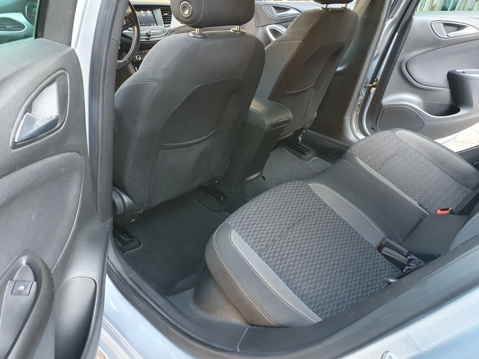 Opel Astra 1.5D-122k.s., снимка 14 - Автомобили и джипове - 55450327