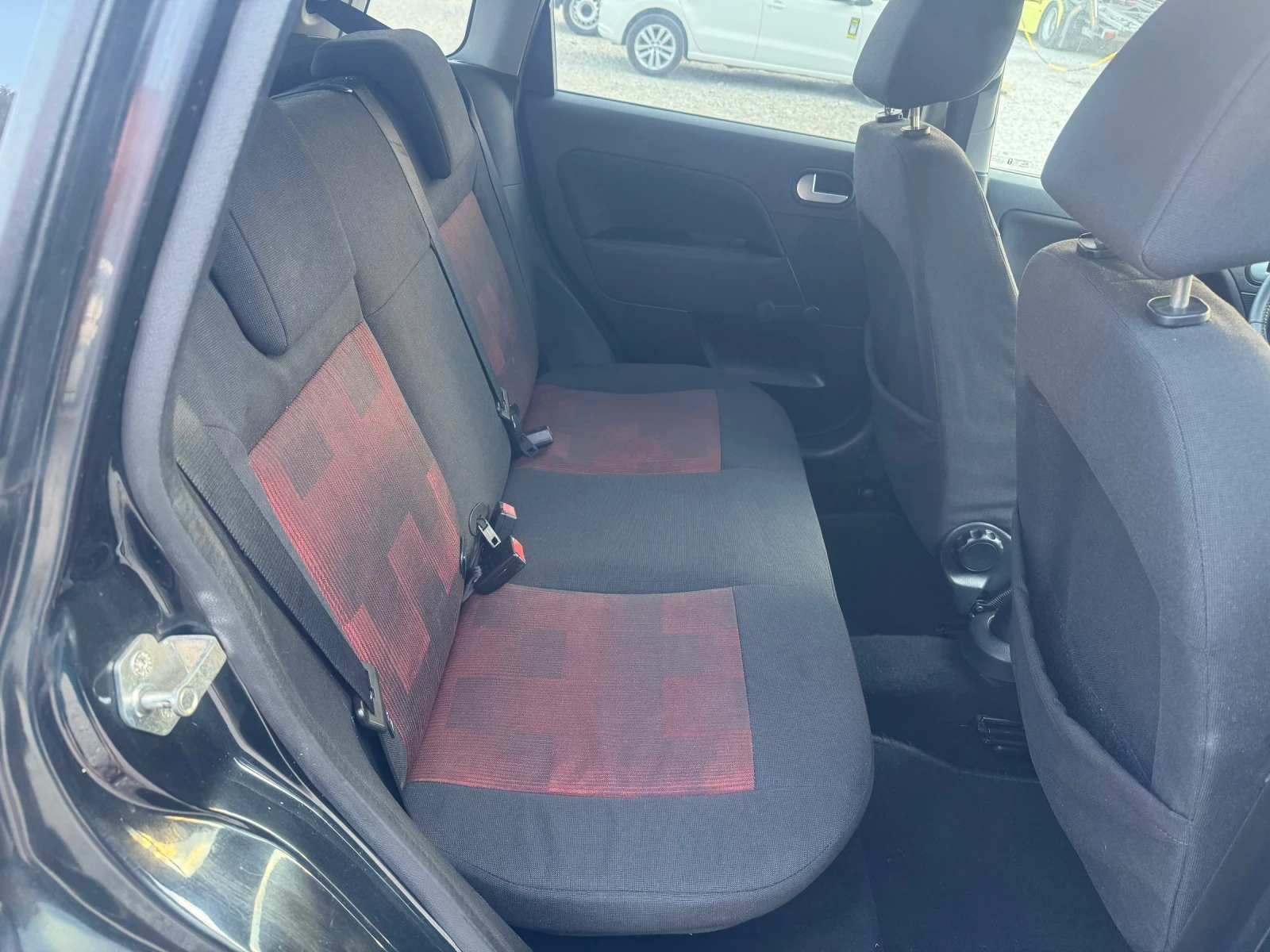 Ford Fiesta 1.4d, снимка 7 - Автомобили и джипове - 55531684