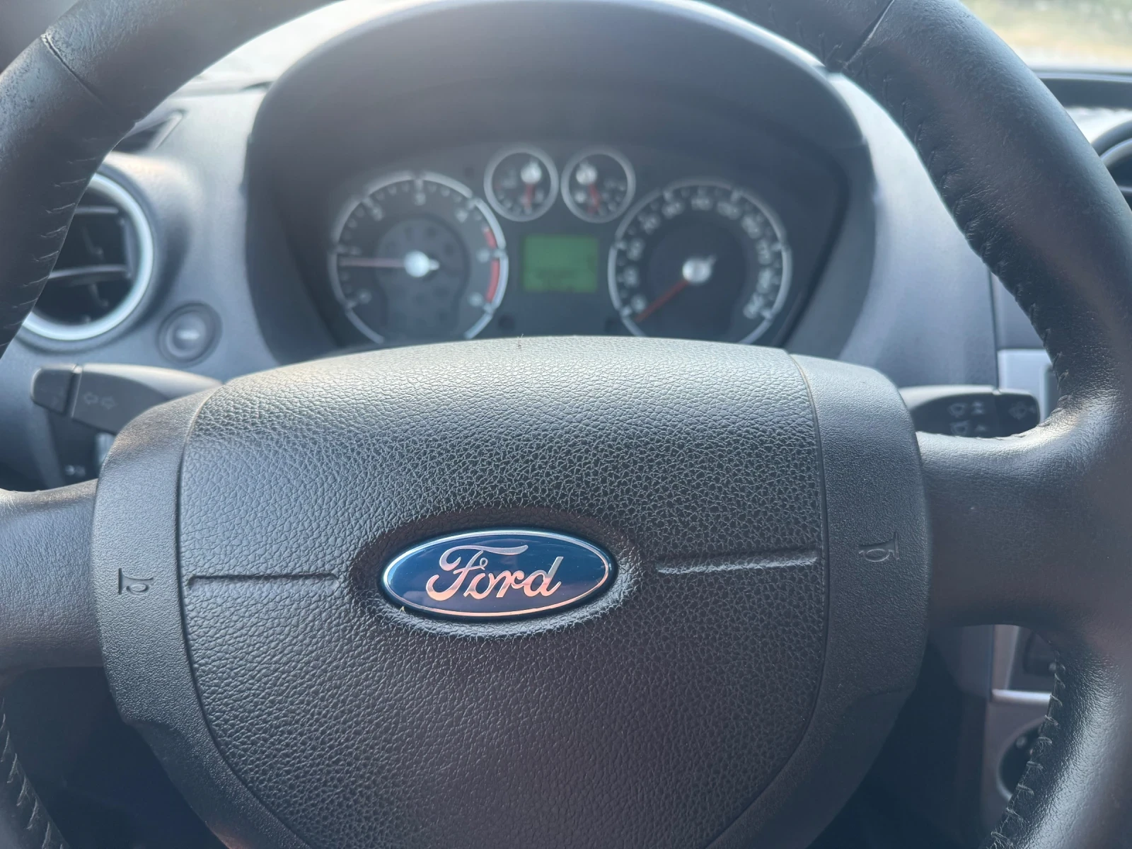 Ford Fiesta 1.4d, снимка 9 - Автомобили и джипове - 55531684