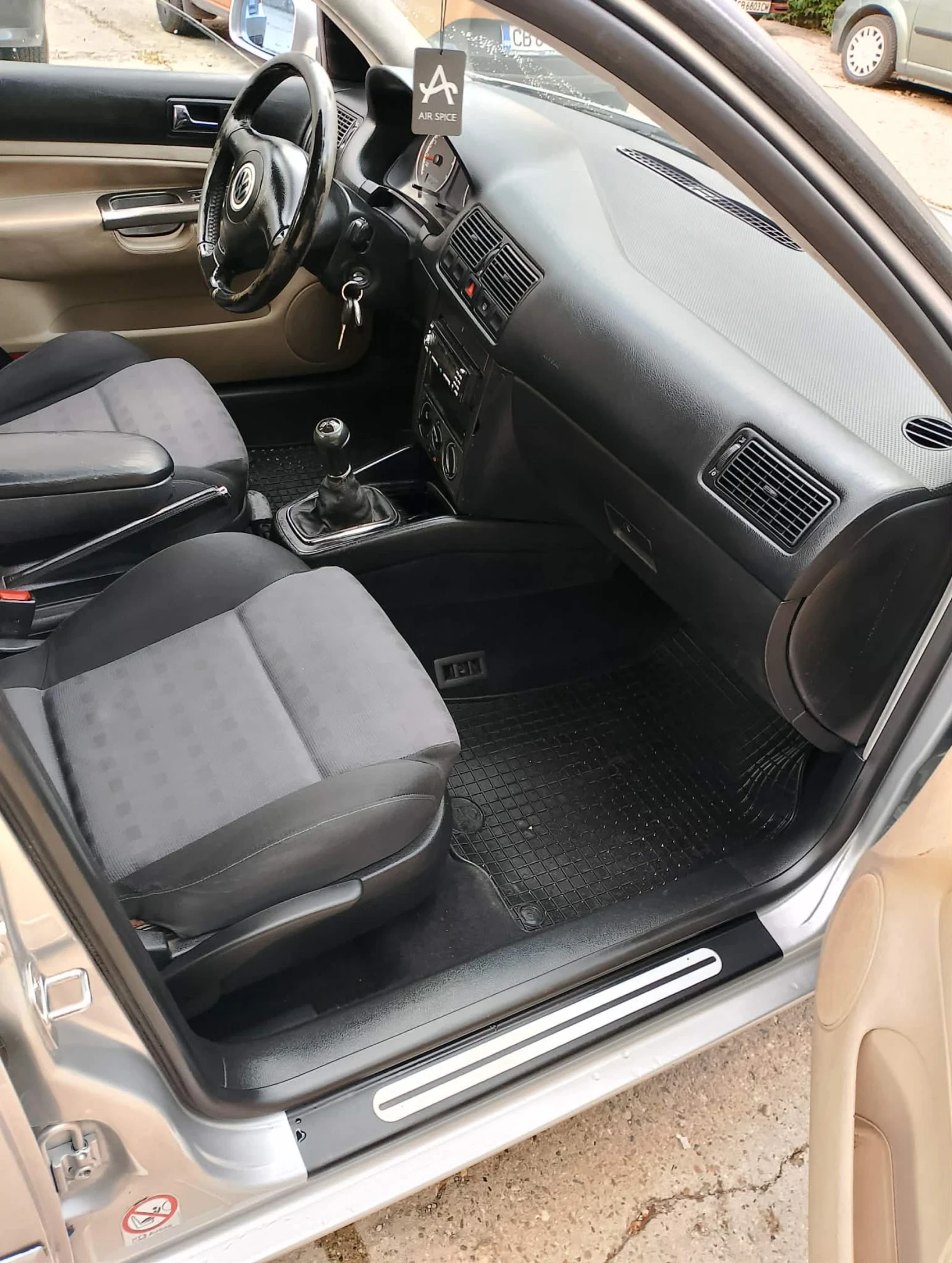 VW Bora, снимка 9 - Автомобили и джипове - 55795871