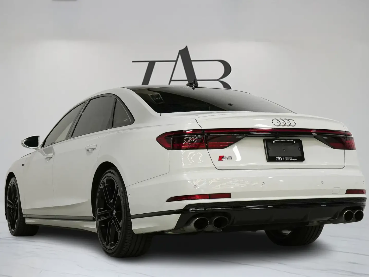 Audi S8 HUD / Distronic / Carbon / Air, снимка 2 - Автомобили и джипове - 56655522