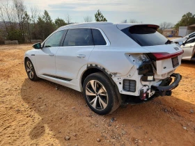 Audi Q8 E-TRON PREMIUM PLUS QUATTRO, снимка 2