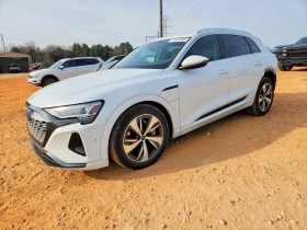 ������ Audi Q8