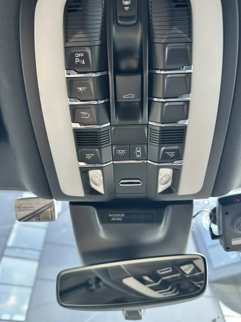 Porsche Macan 2.0 , снимка 9 - Автомобили и джипове - 52632083