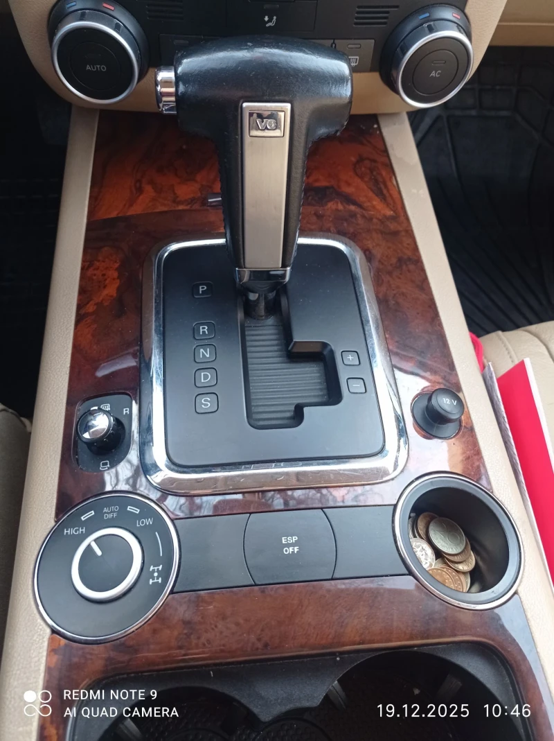 VW Touareg 3.0 TDI, снимка 11 - Автомобили и джипове - 52848332