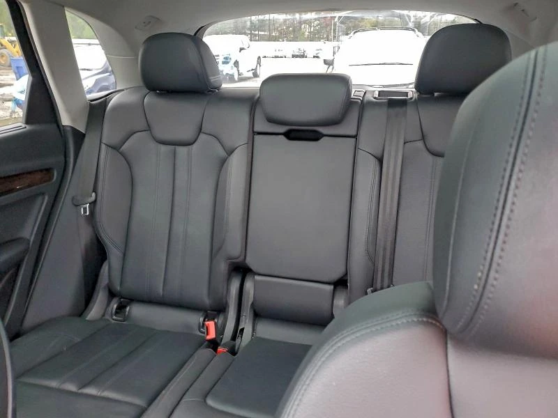 Audi Q5 2.0T* MATRIX* ДИГИТАЛНО* ТАБЛО* 360КАМЕРА* LANE* A, снимка 10 - Автомобили и джипове - 53010332