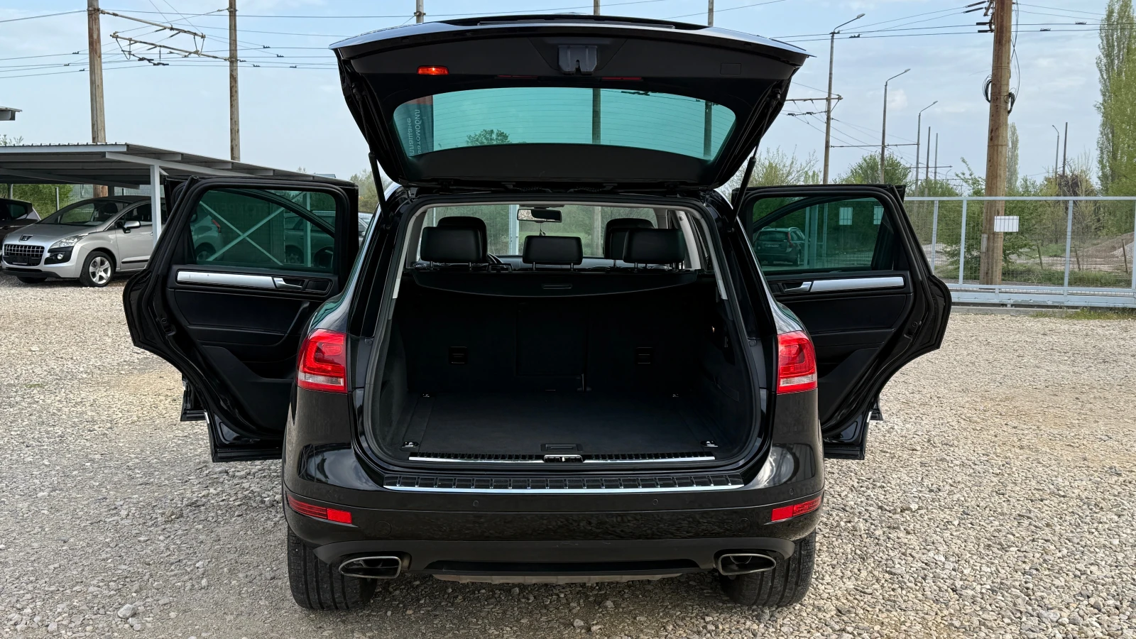 VW Touareg 3.0V6-TDI--245к.с.-BLUEMOTION-NAVI-EURO 5B - изображение 9