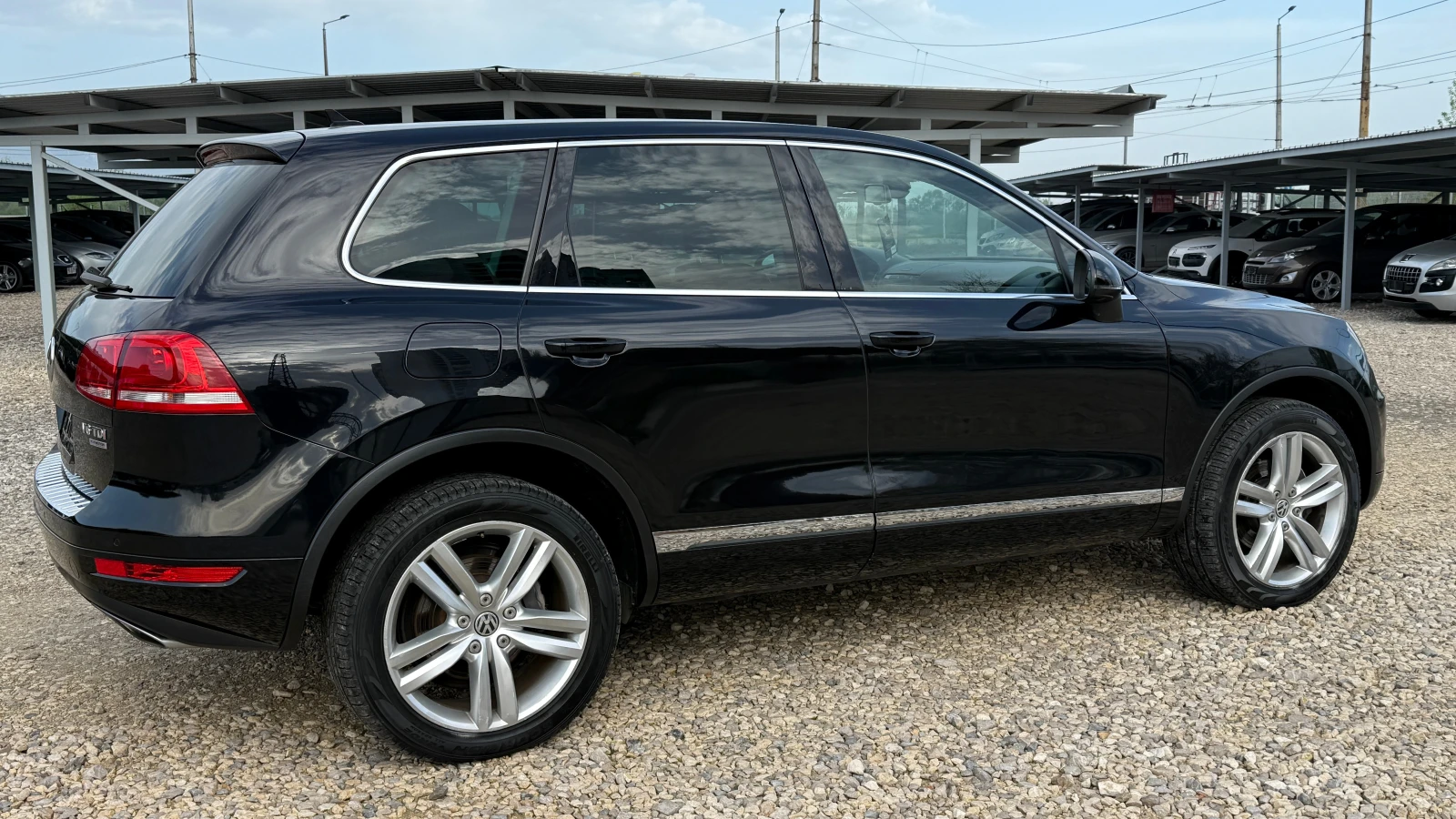 VW Touareg 3.0V6-TDI--245к.с.-BLUEMOTION-NAVI-EURO 5B - изображение 4