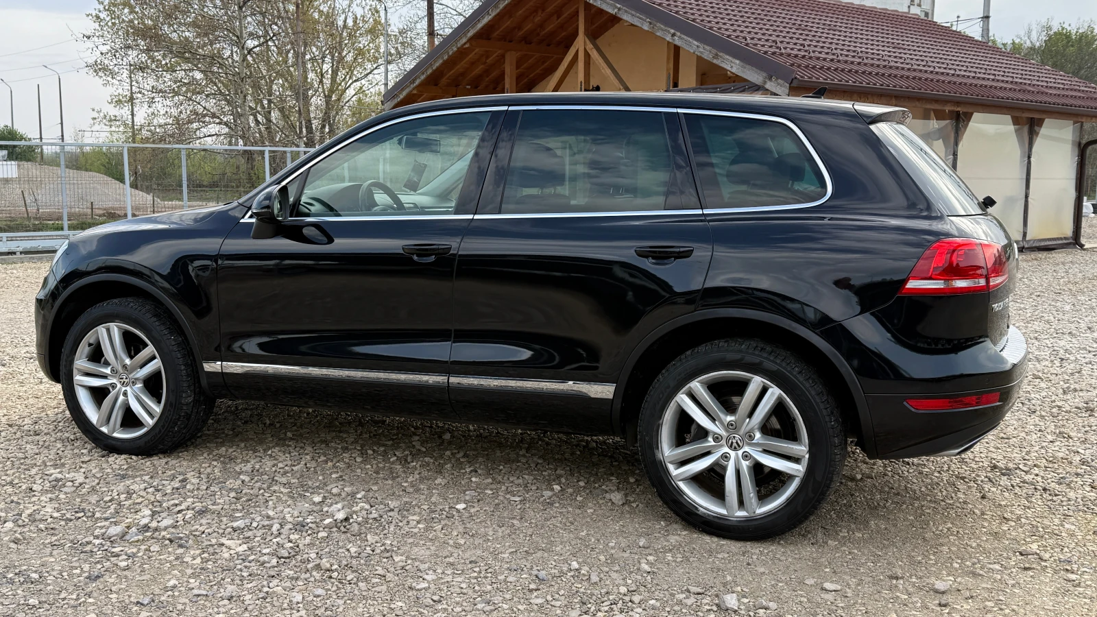VW Touareg 3.0V6-TDI--245к.с.-BLUEMOTION-NAVI-EURO 5B - изображение 6