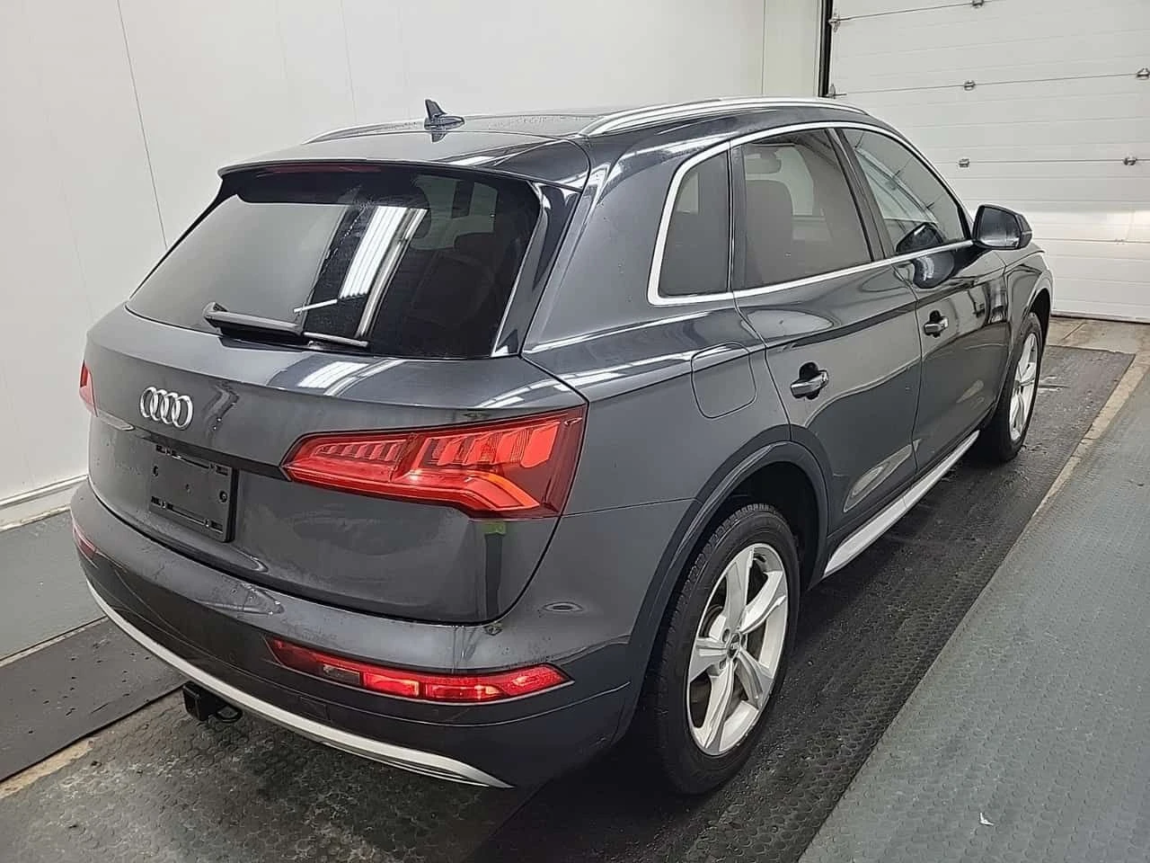 Audi Q5 PROGRESSIV /CARFAX /Подгрев/Панорама/Кафяв салон - изображение 4