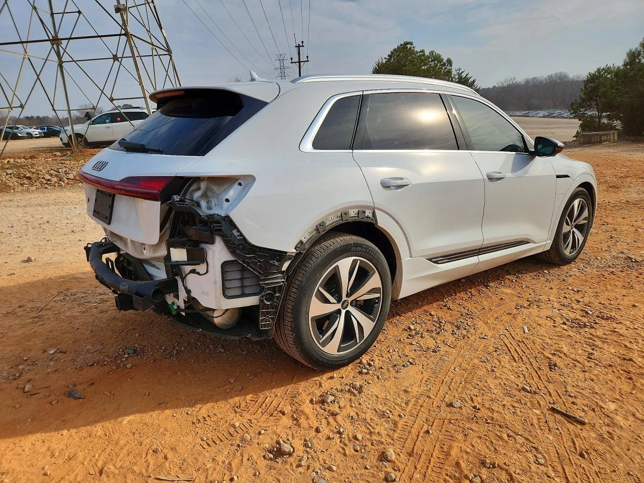 Audi Q8 E-TRON PREMIUM PLUS QUATTRO, снимка 3 - Автомобили и джипове - 54428214