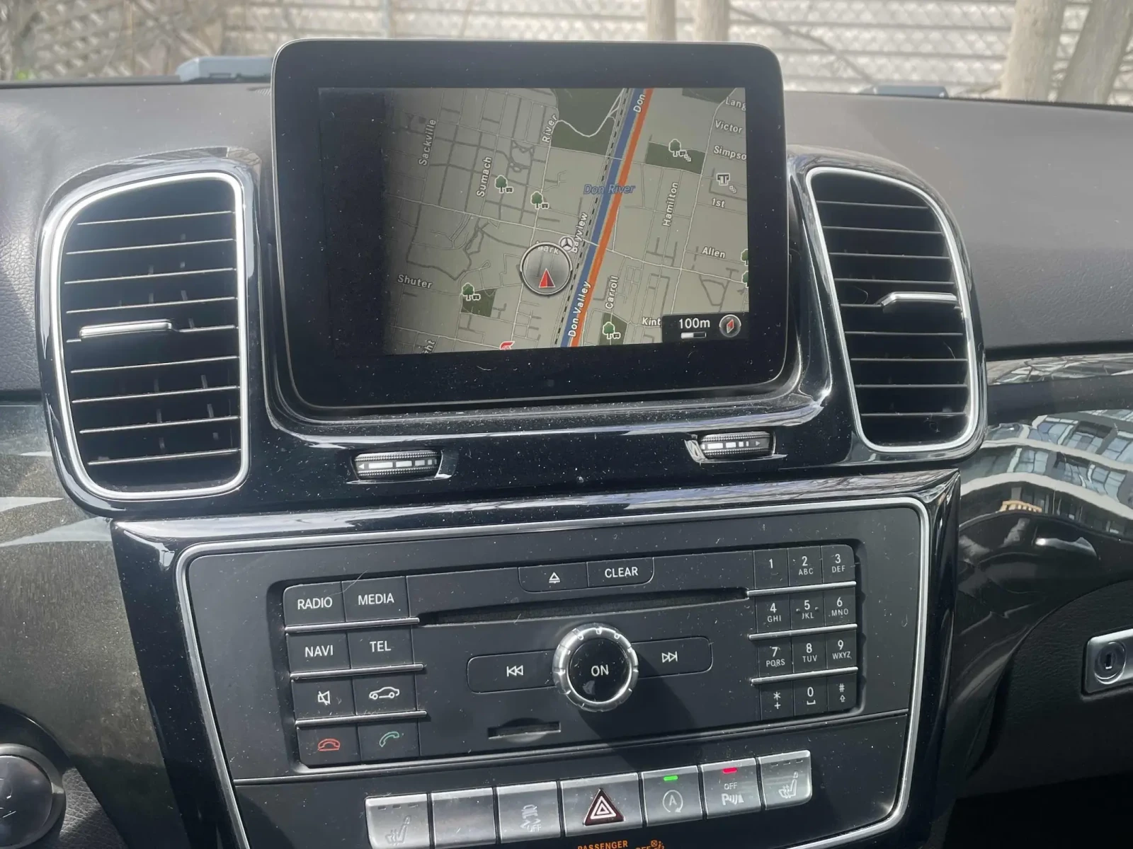 Mercedes-Benz GLE 350 * * CARFAX * * АВТО КРЕДИТ * * Цена до БГ * * , снимка 14 - Автомобили и джипове - 54444332