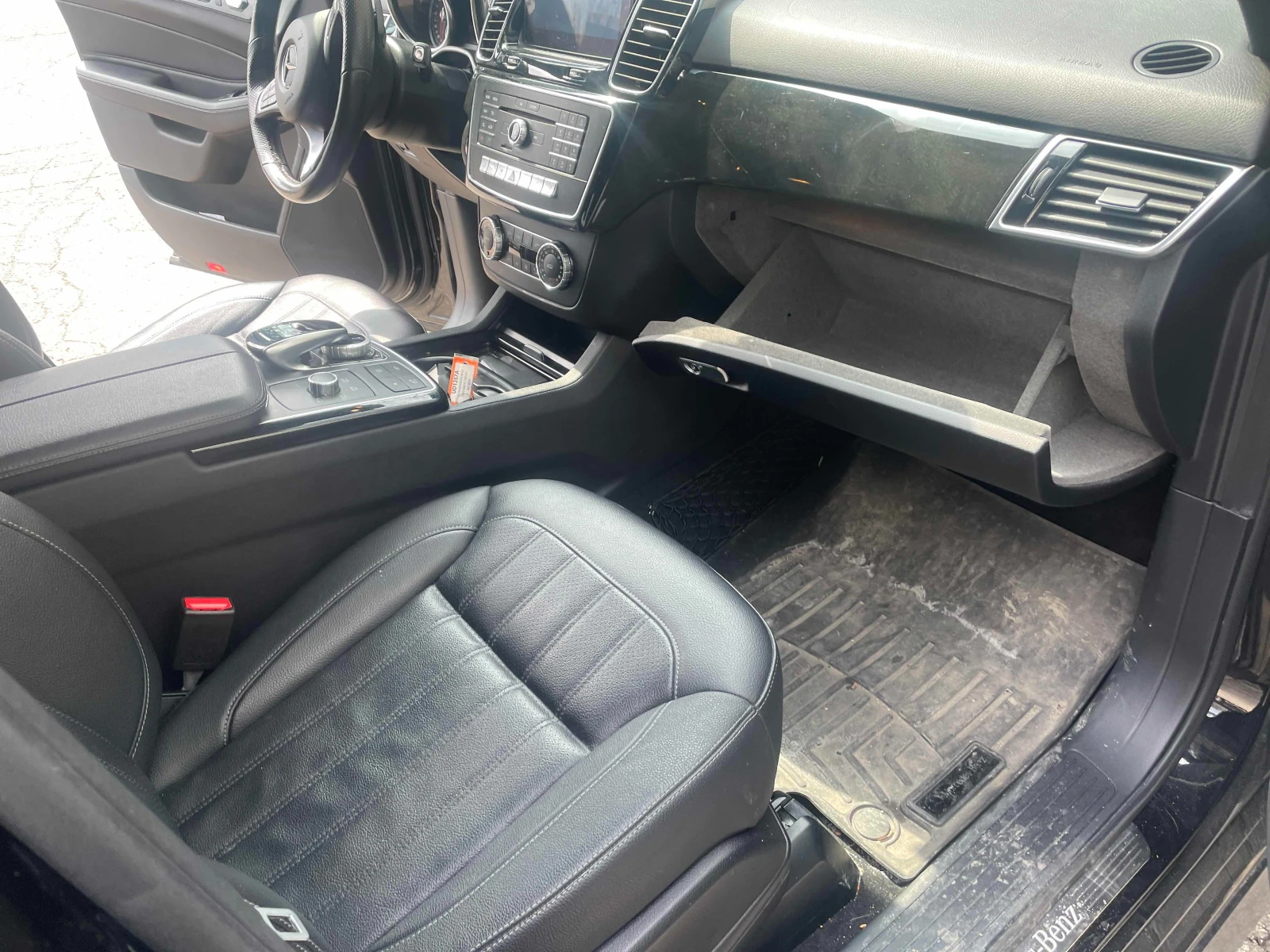 Mercedes-Benz GLE 350 * * CARFAX * * АВТО КРЕДИТ * * Цена до БГ * * , снимка 9 - Автомобили и джипове - 54444332