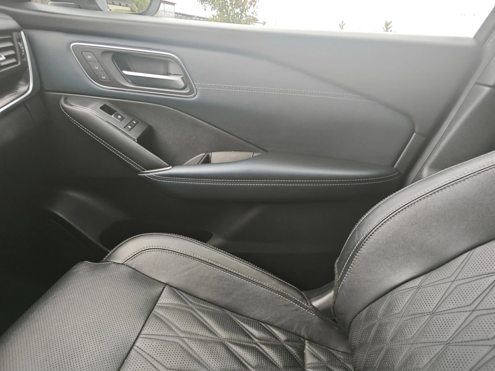 Nissan Qashqai 1.3/Бензин/156к.с., снимка 17 - Автомобили и джипове - 55070656