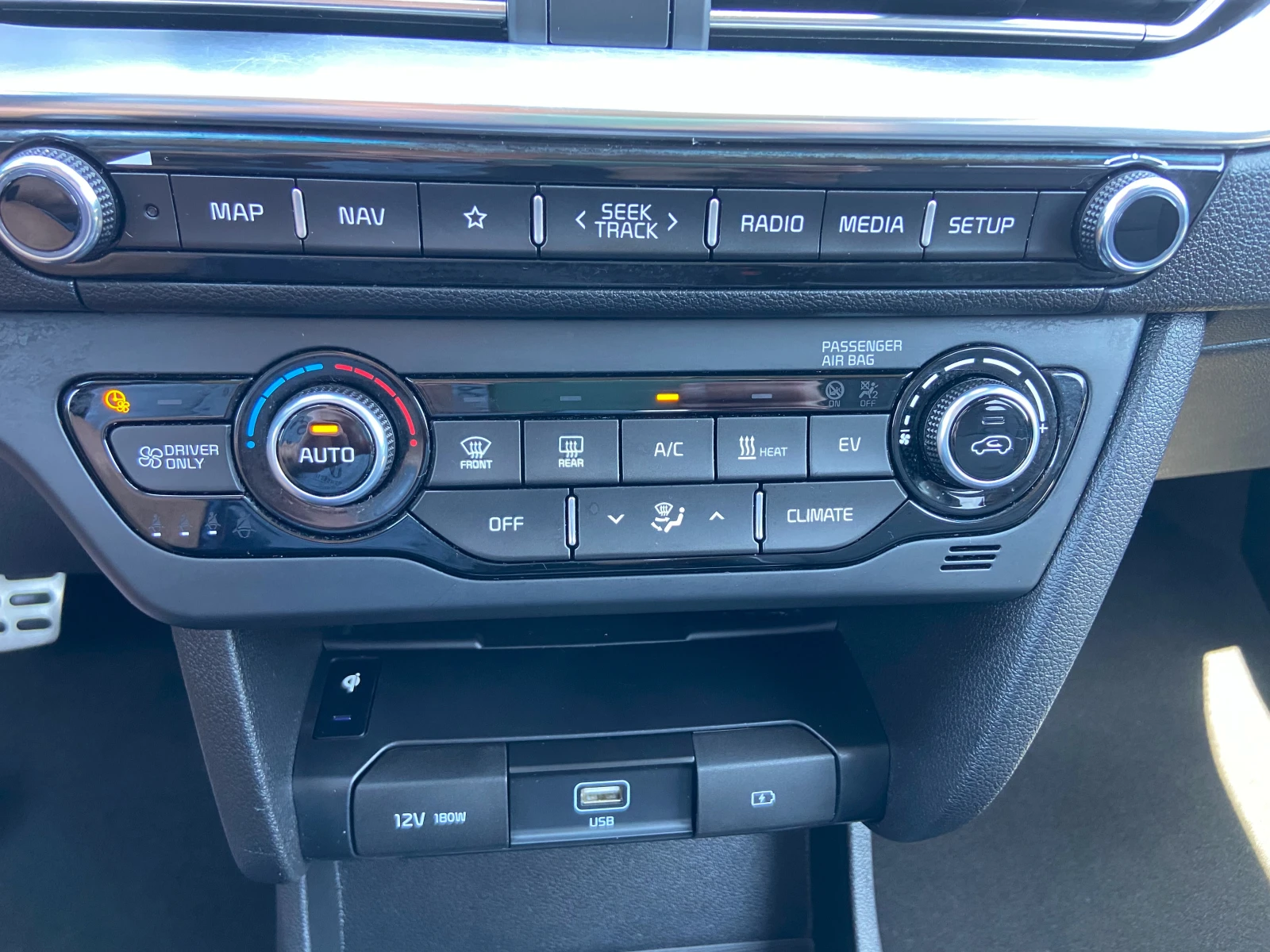 Kia Niro 64kWh-204кс-В НАЛИЧНОСТ!, снимка 13 - Автомобили и джипове - 55197741
