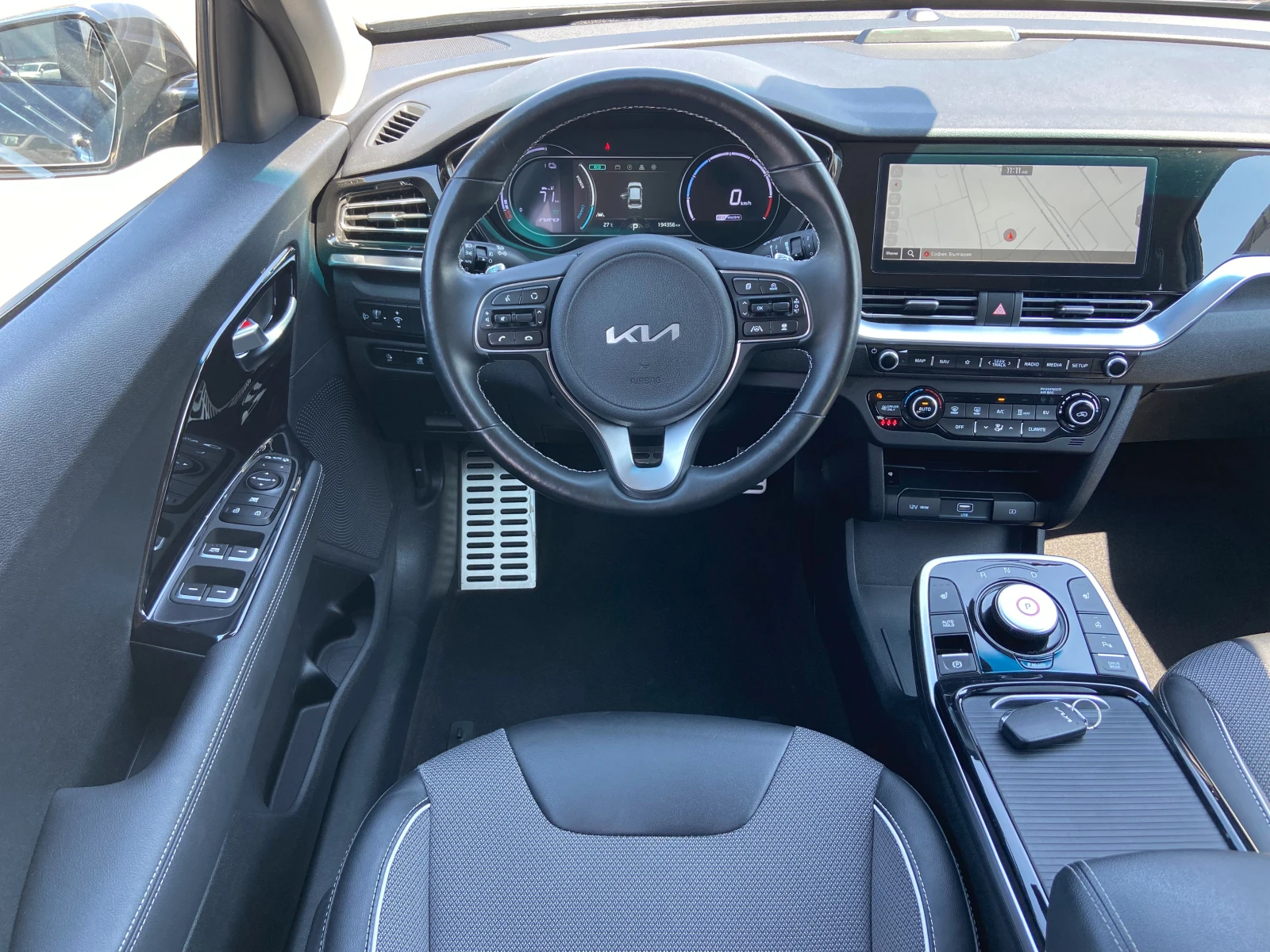 Kia Niro 64kWh-204кс-В НАЛИЧНОСТ!, снимка 9 - Автомобили и джипове - 55197741