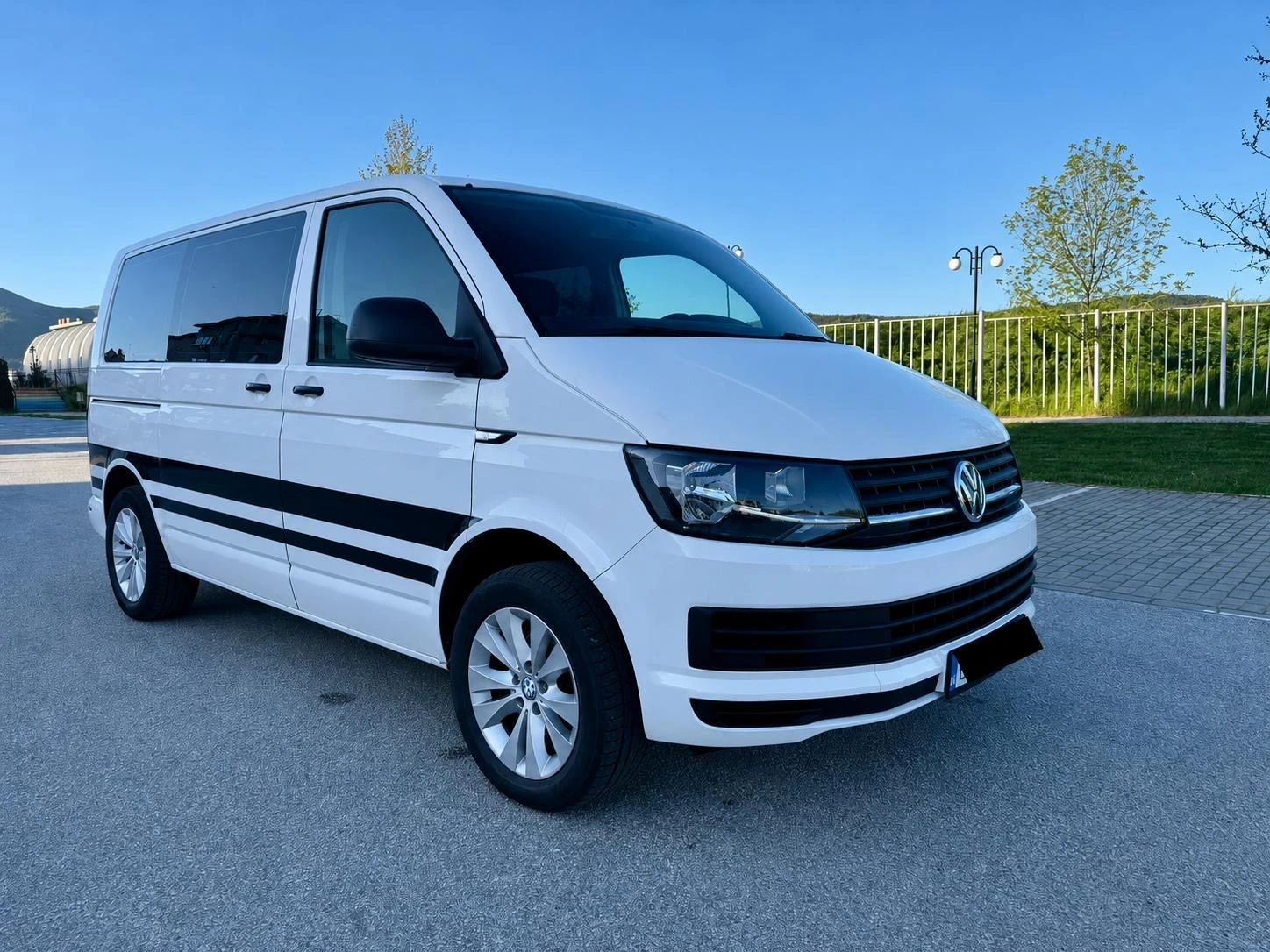 VW Caravelle 9 МЕСТЕН* ЛИЗИНГ/БАРТЕР, снимка 8 - Бусове и автобуси - 54452008