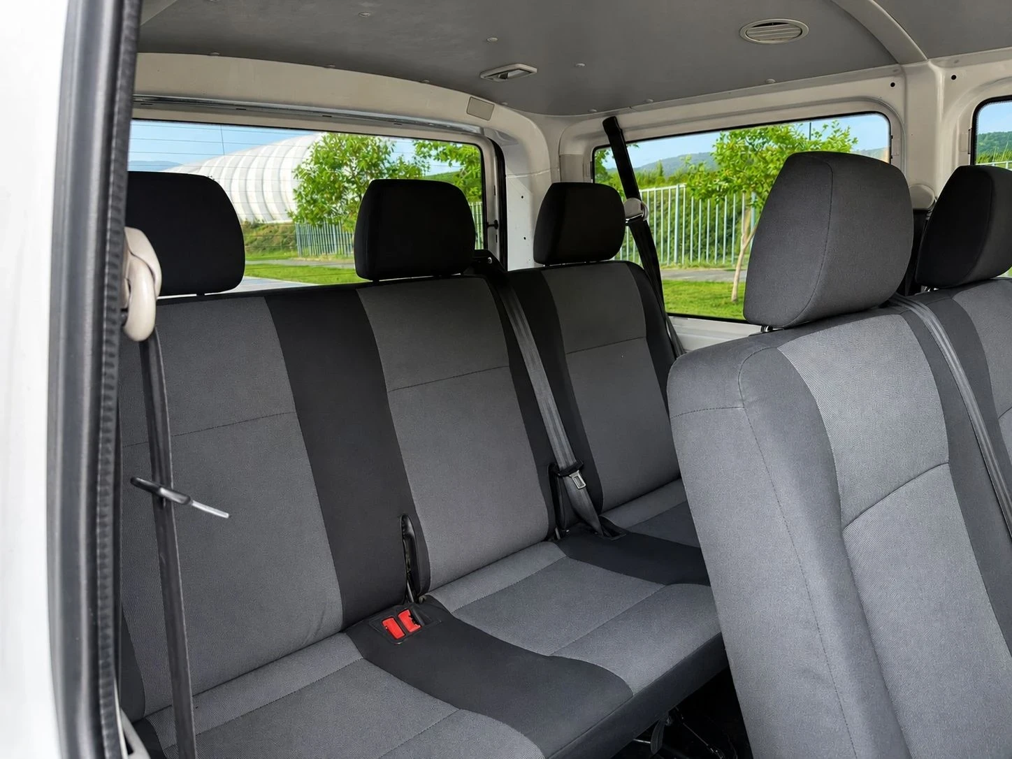 VW Caravelle 9 МЕСТЕН* ЛИЗИНГ/БАРТЕР, снимка 13 - Бусове и автобуси - 54452008