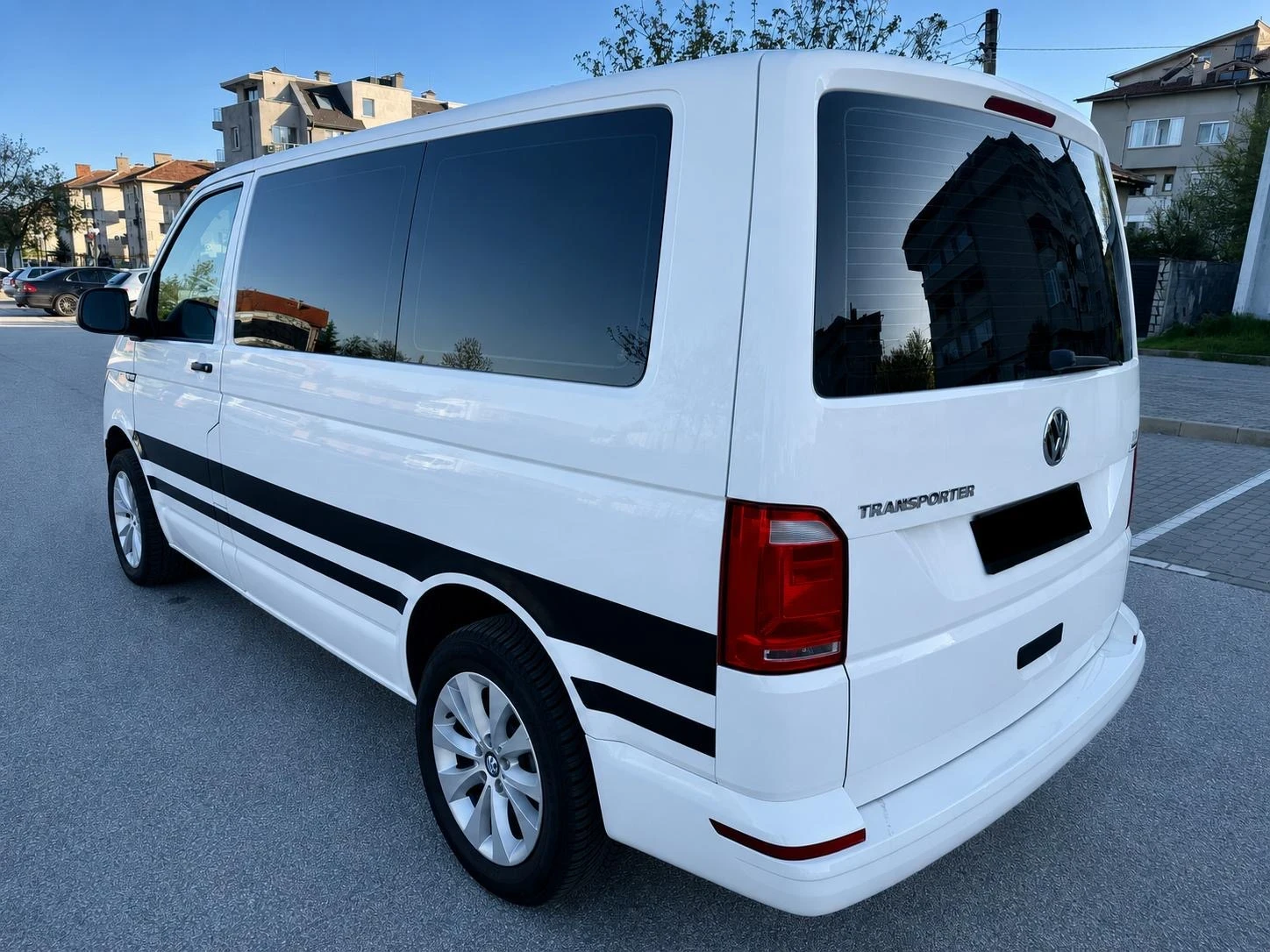VW Caravelle 9 МЕСТЕН* ЛИЗИНГ/БАРТЕР, снимка 3 - Бусове и автобуси - 54452008