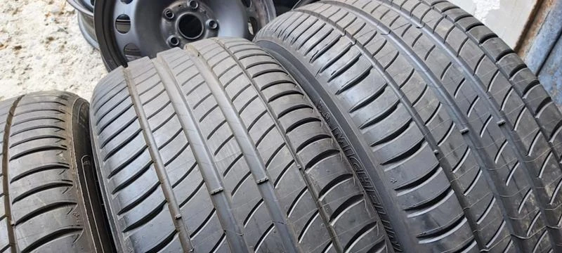 Гуми Летни 235/45R18, снимка 3 - Гуми и джанти - 34342766