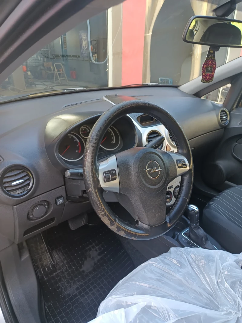 Opel Corsa 1.4, снимка 11 - Автомобили и джипове - 47307546