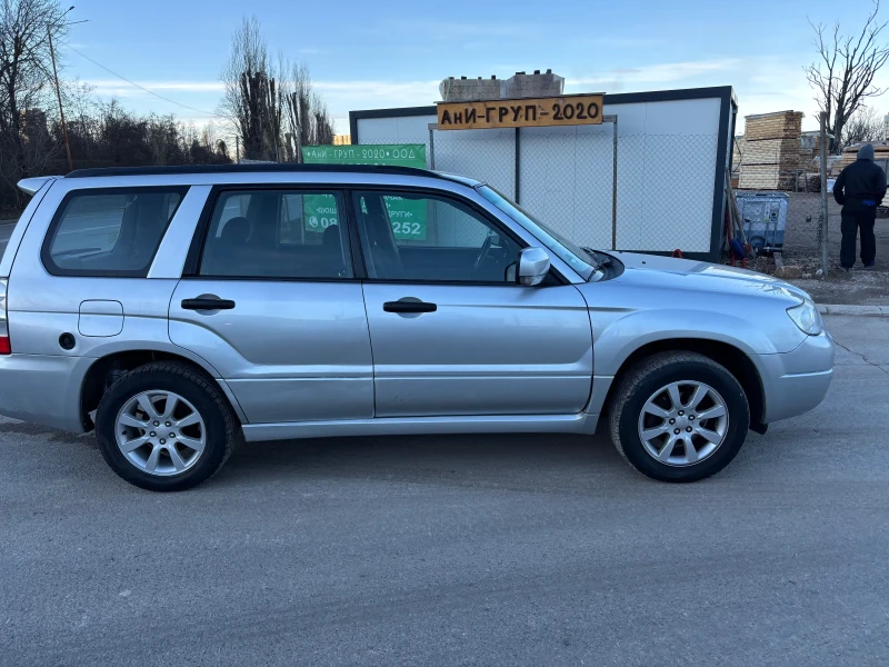 Subaru Forester 2.0 БЕНЗИН + ГАЗ КЛИМА, снимка 5 - Автомобили и джипове - 48370358