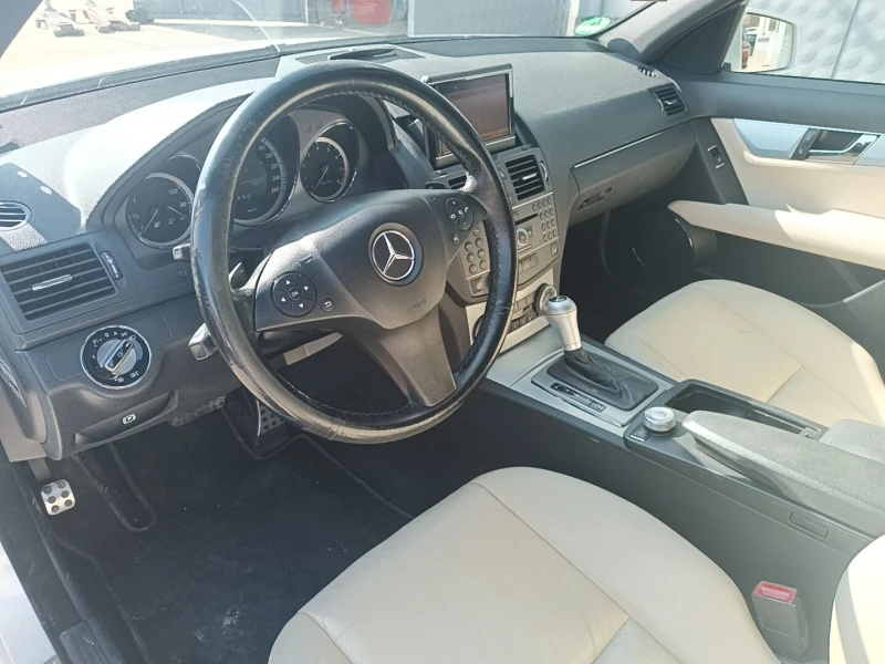 Mercedes-Benz C 300 AMG , снимка 14 - Автомобили и джипове - 49312097