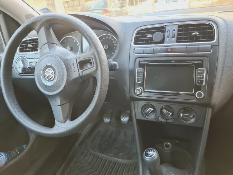 VW Polo, снимка 2 - Автомобили и джипове - 52298116