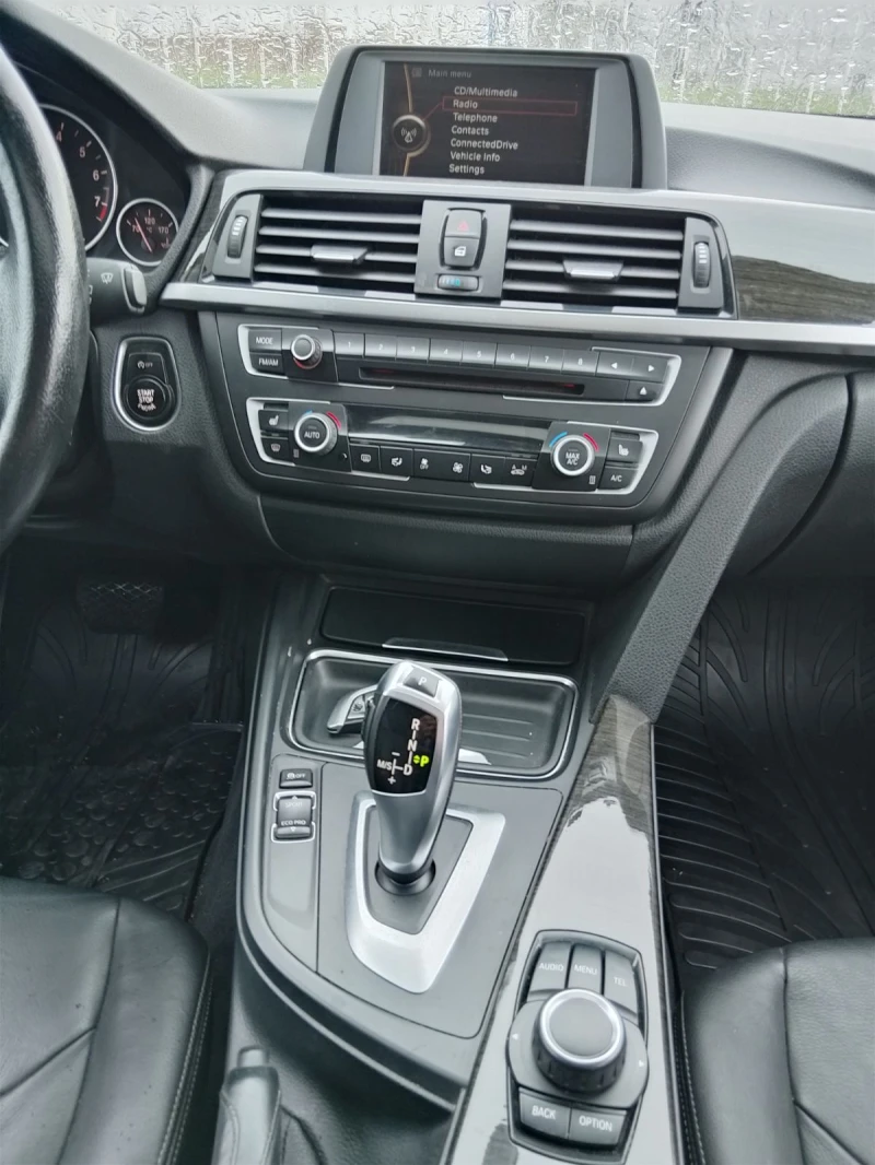 BMW 320 i X-drive, снимка 15 - Автомобили и джипове - 52375269