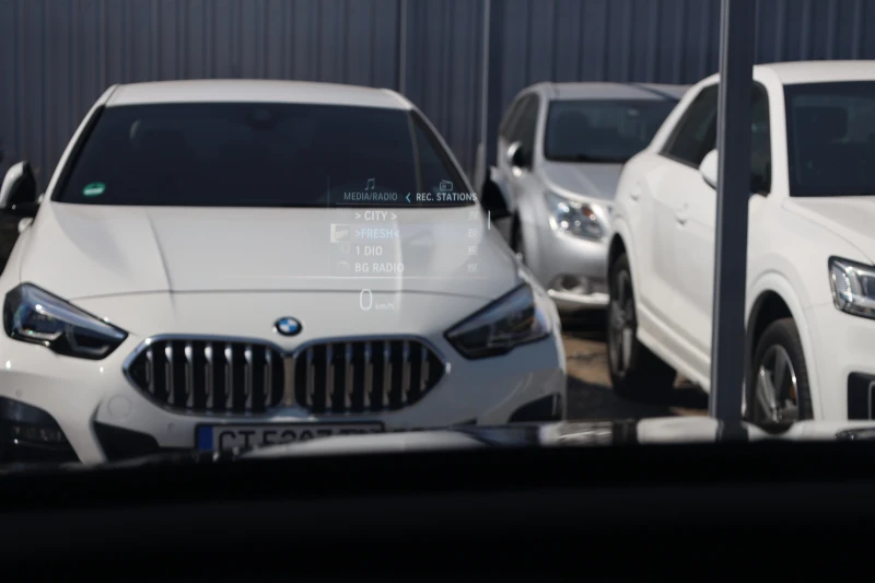 BMW iX 50 xDrive Sport 360 KeyGO Pano Обдух SoftCl HlK , снимка 13 - Автомобили и джипове - 53260862