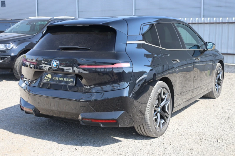 BMW iX 50 xDrive Sport 360 KeyGO Pano Обдух SoftCl HlK , снимка 4 - Автомобили и джипове - 53260862
