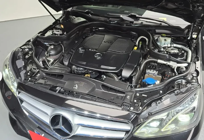Mercedes-Benz E 300 4MATIC - изображение 6