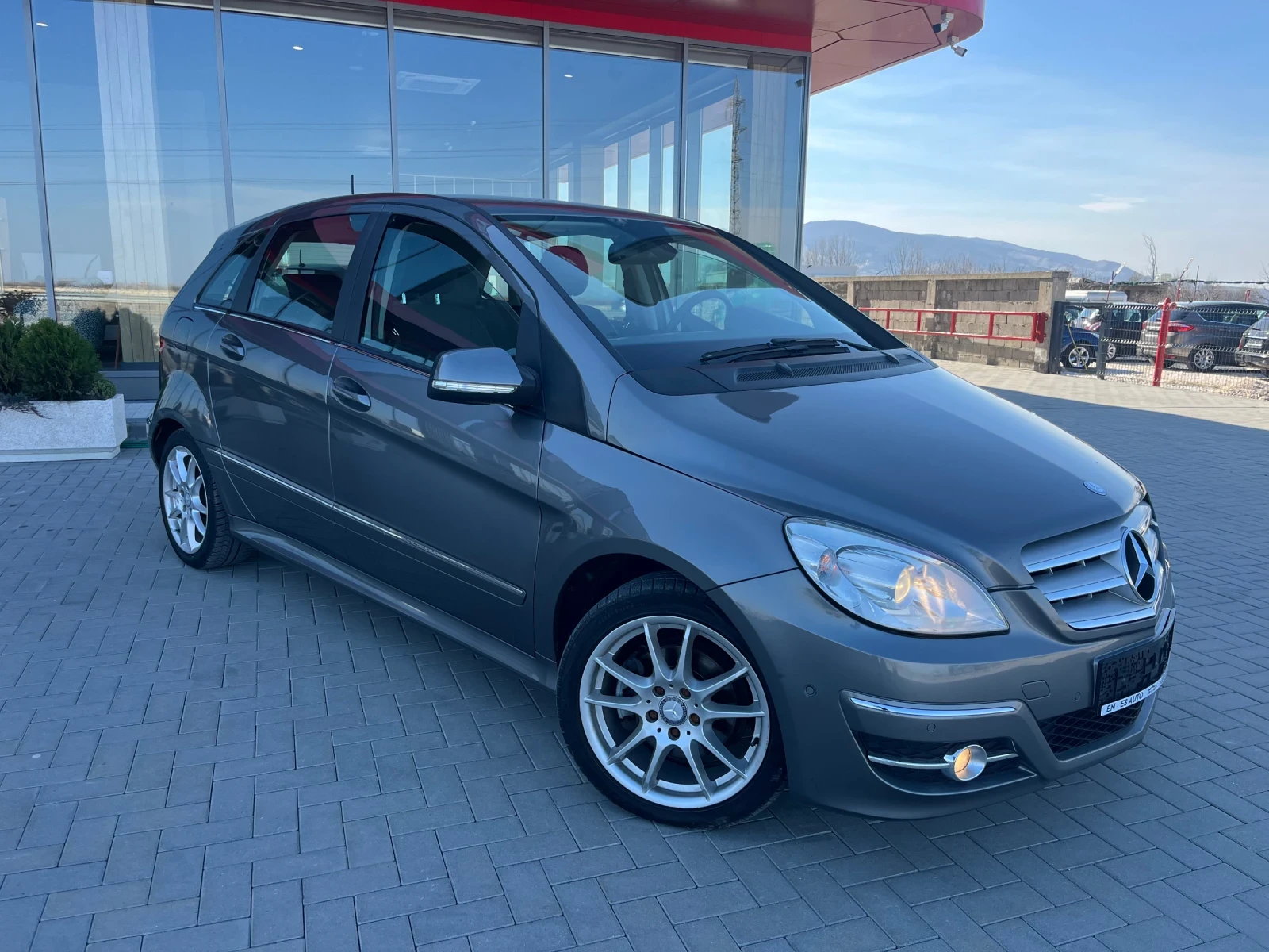 Mercedes-Benz B 180 Нави/Подгрев - изображение 3