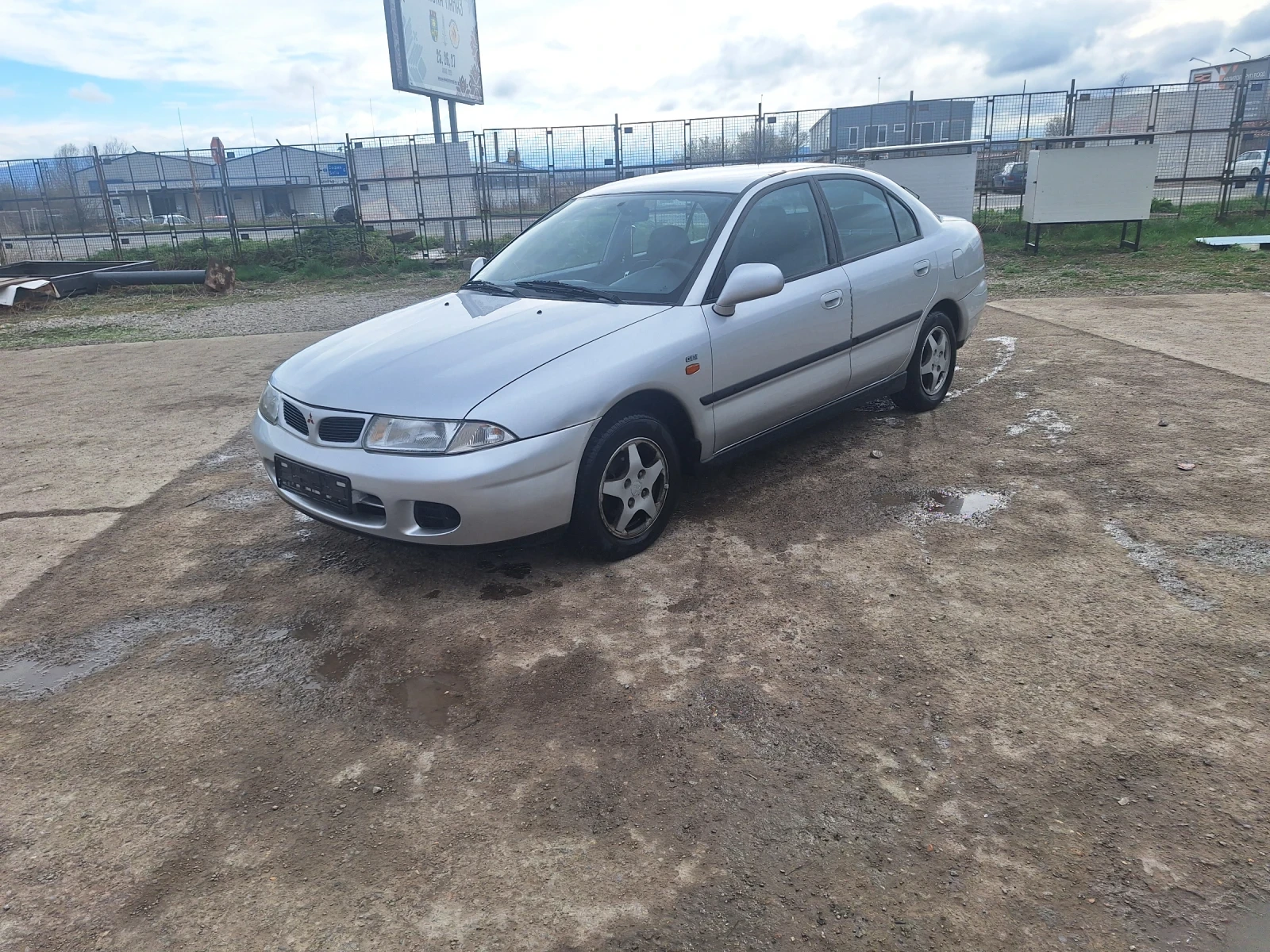 Mitsubishi Carisma  - изображение 2