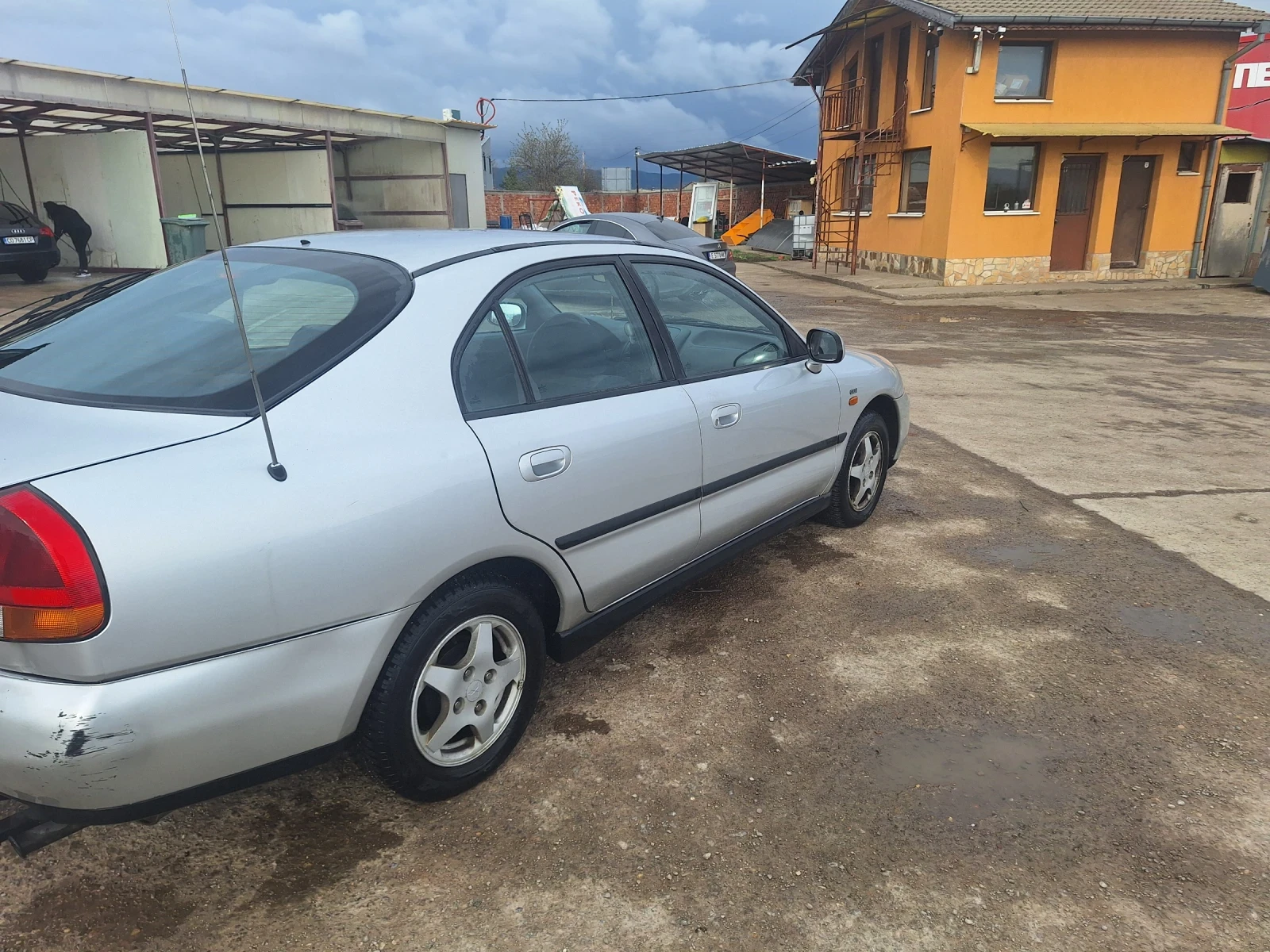 Mitsubishi Carisma  - изображение 4