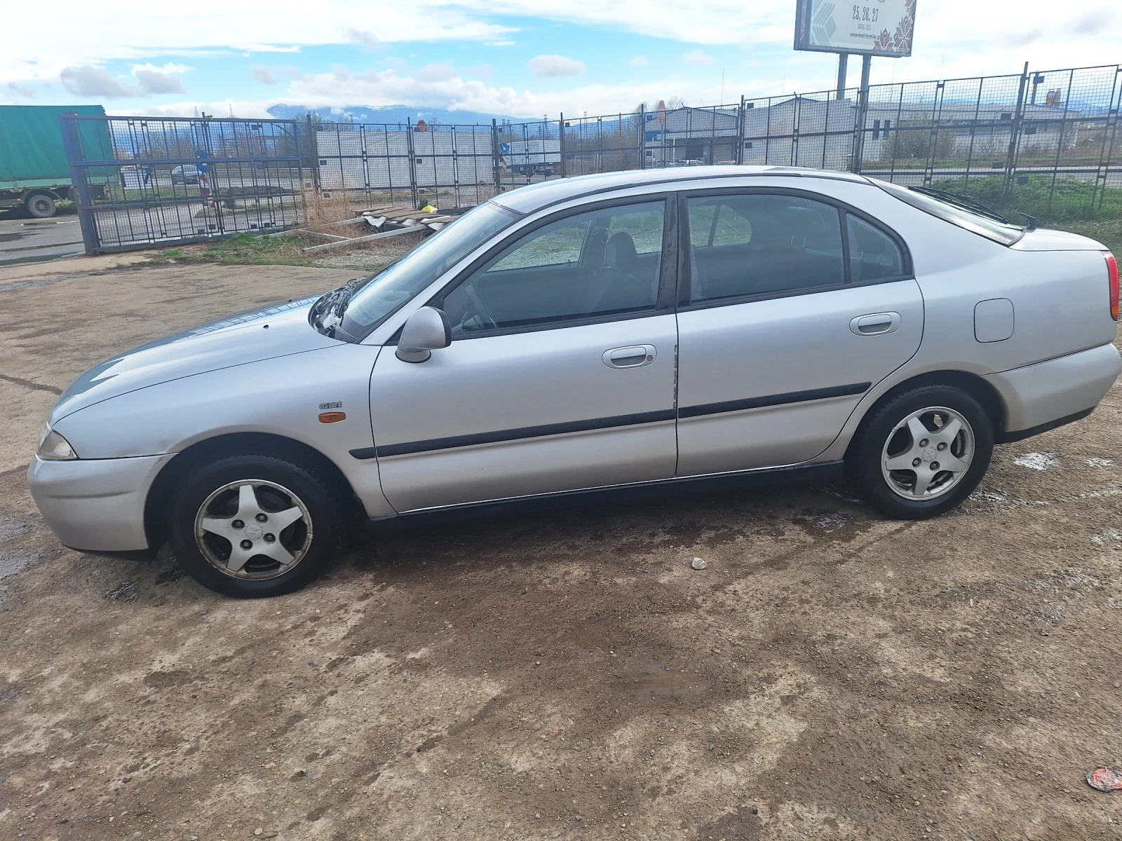 Mitsubishi Carisma  - изображение 3